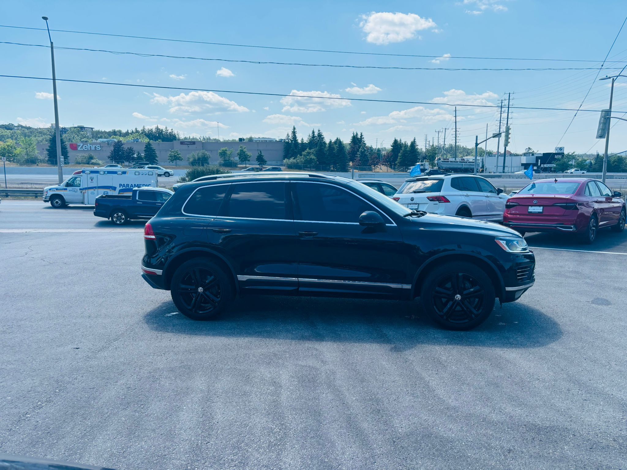 2016 Volkswagen Touareg in Barrie, Ontario
