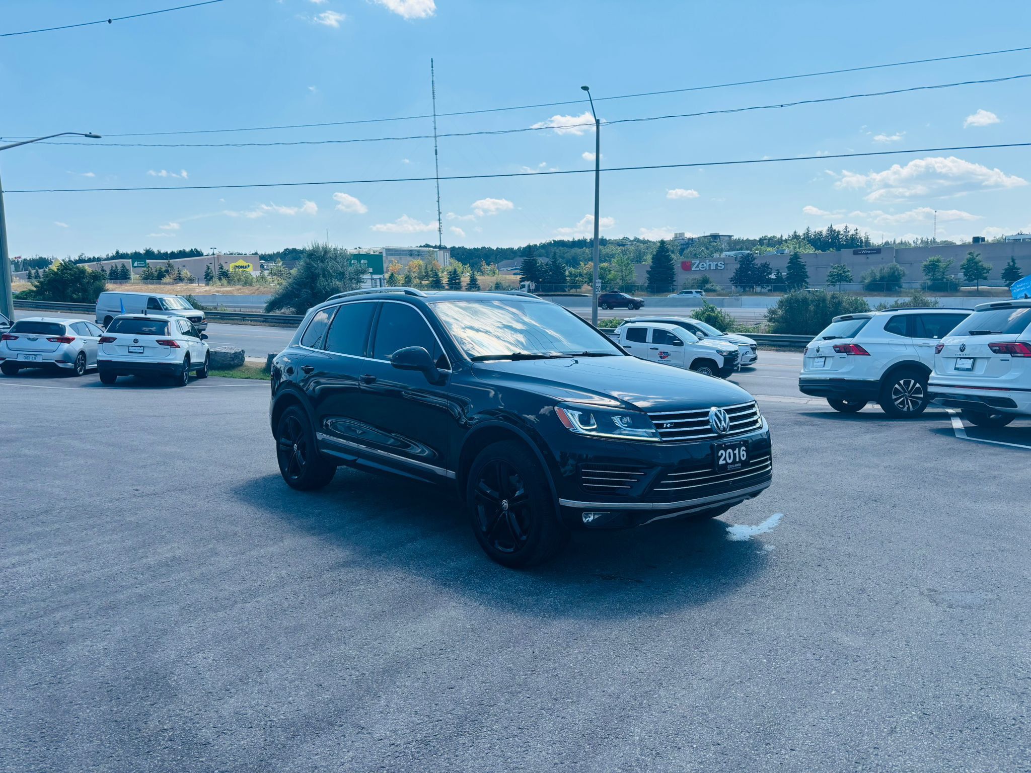 2016 Volkswagen Touareg in Barrie, Ontario