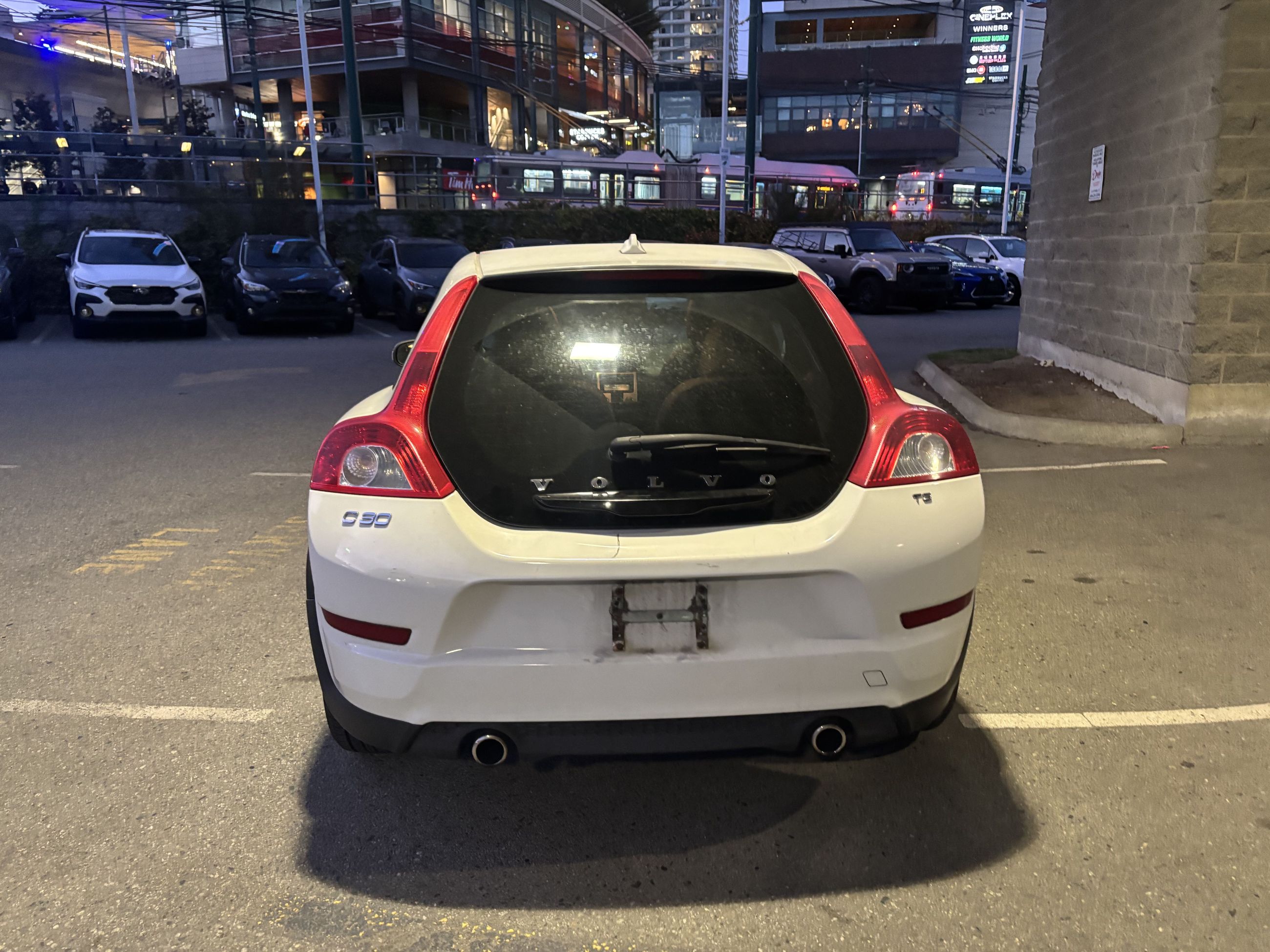 2011  C30