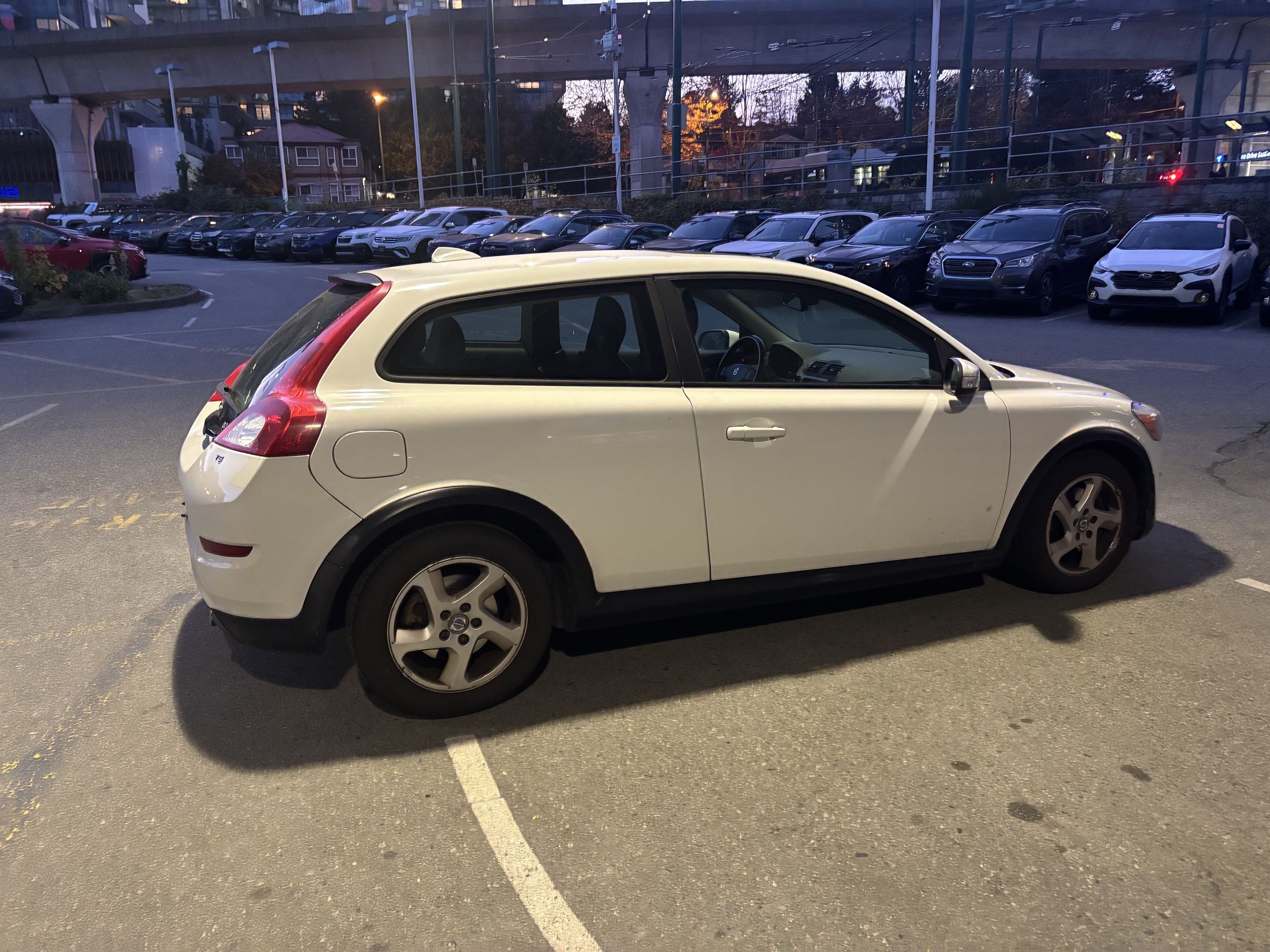 2011  C30