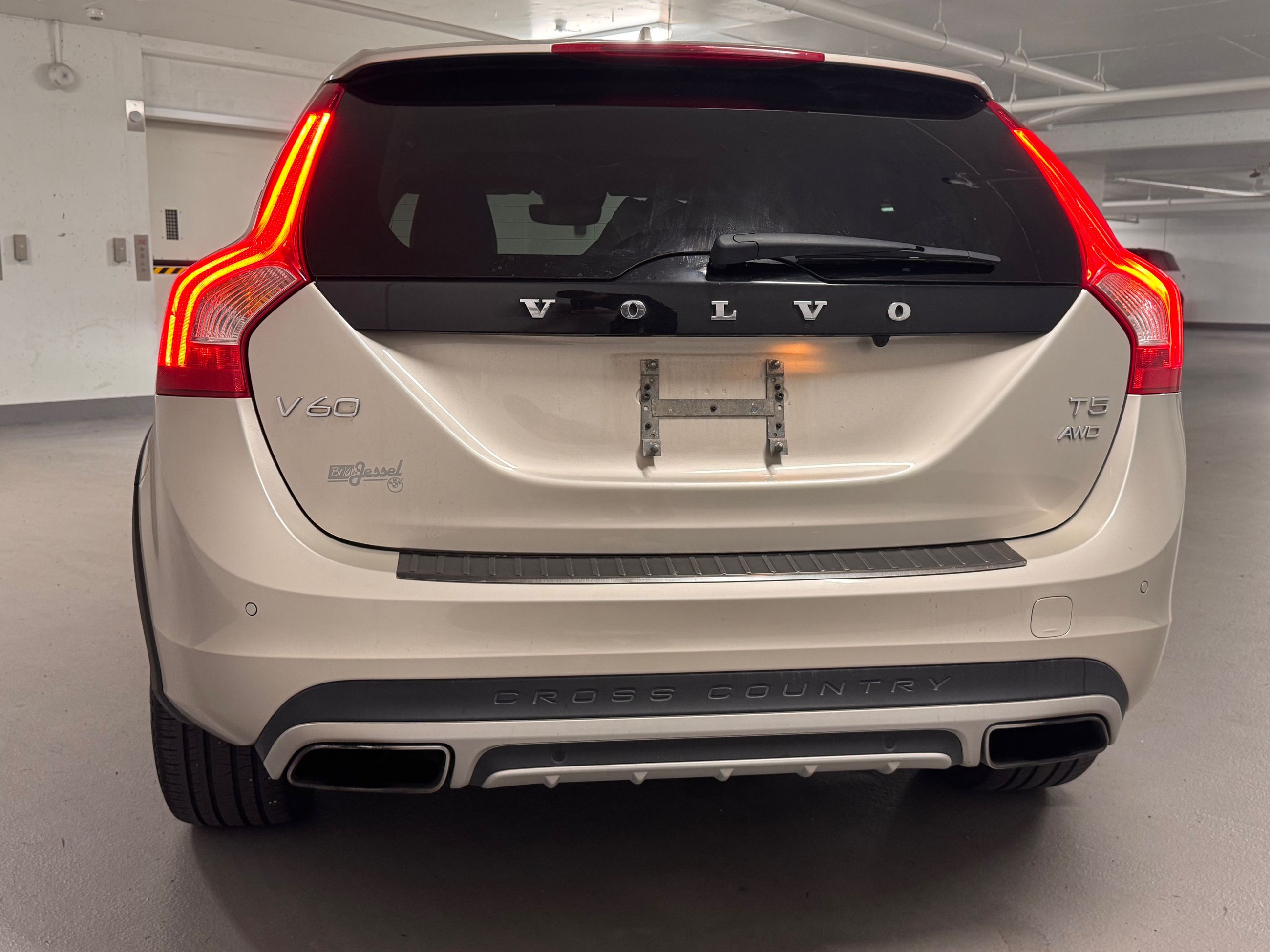 2017 Volvo V60 Cross Country in Vancouver, British Columbia