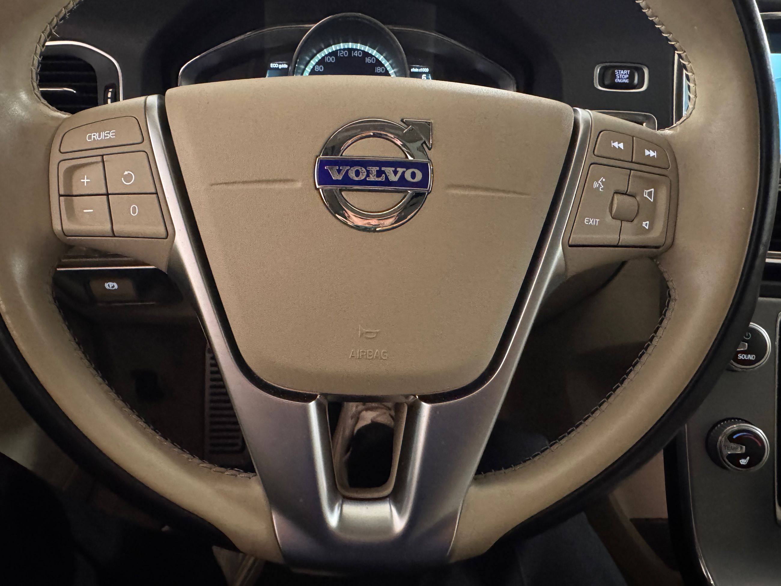 2017 Volvo V60 Cross Country in Vancouver, British Columbia