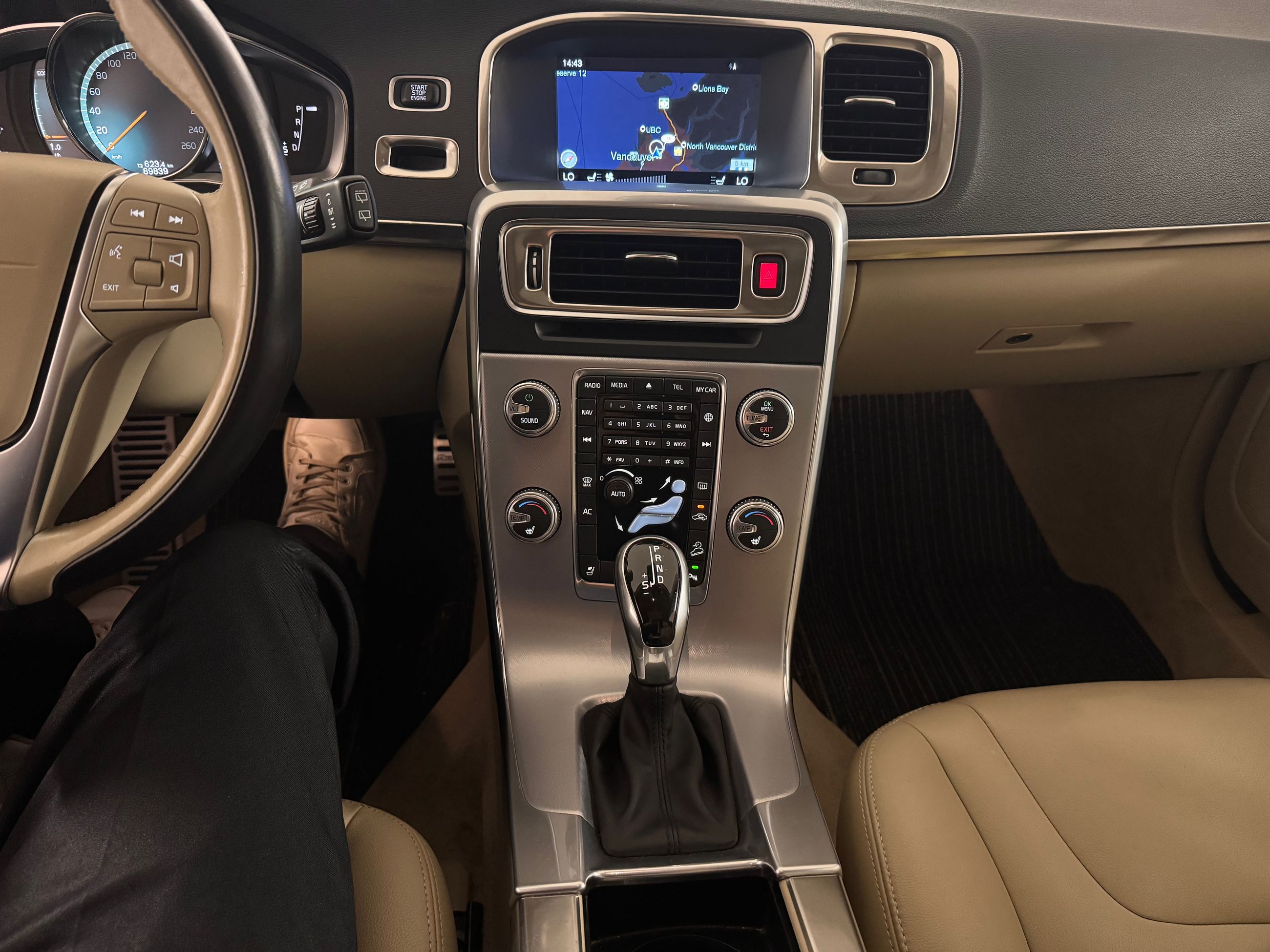2017 Volvo V60 Cross Country in Vancouver, British Columbia