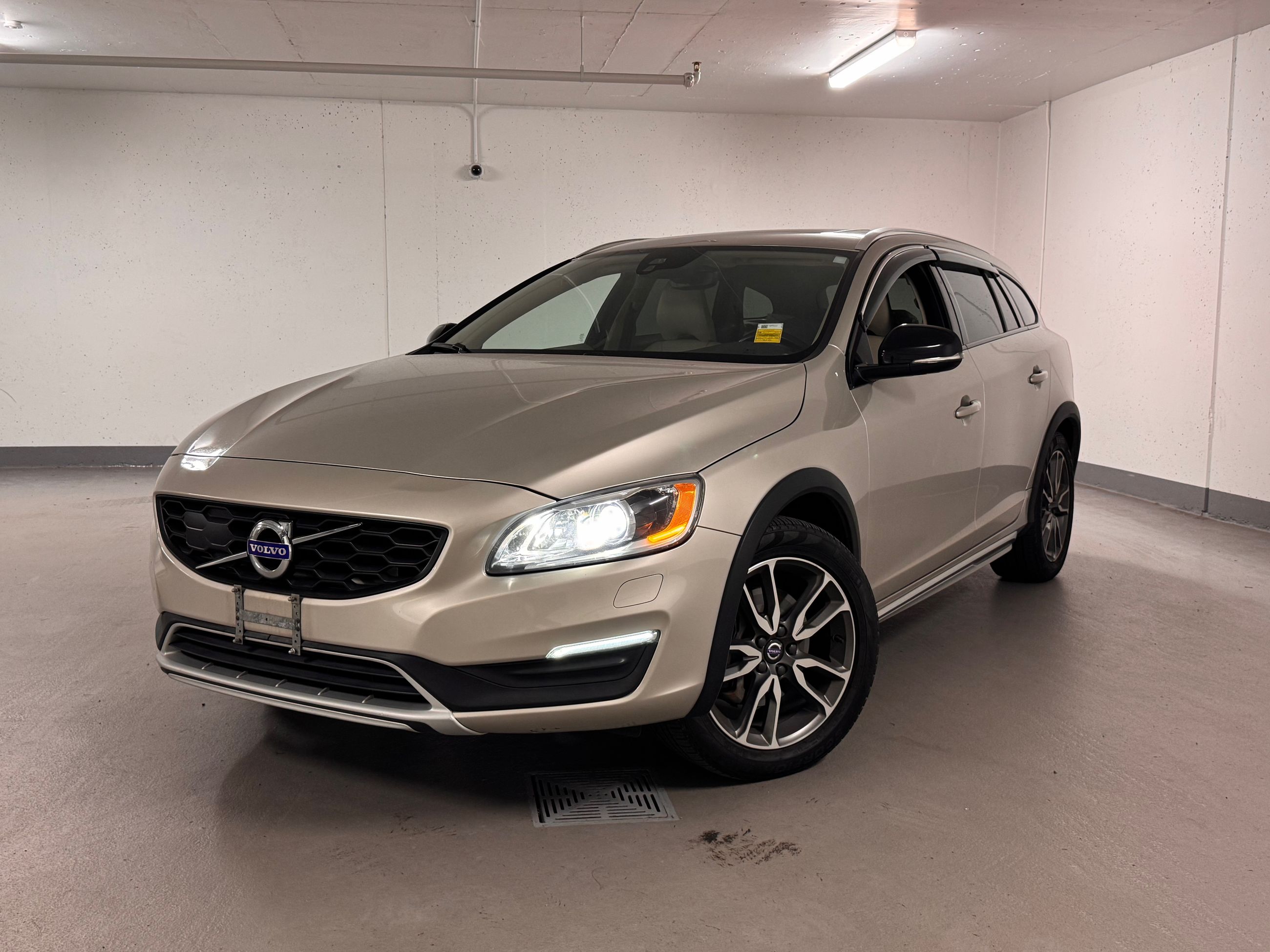 2017 Volvo V60 Cross Country in Vancouver, British Columbia