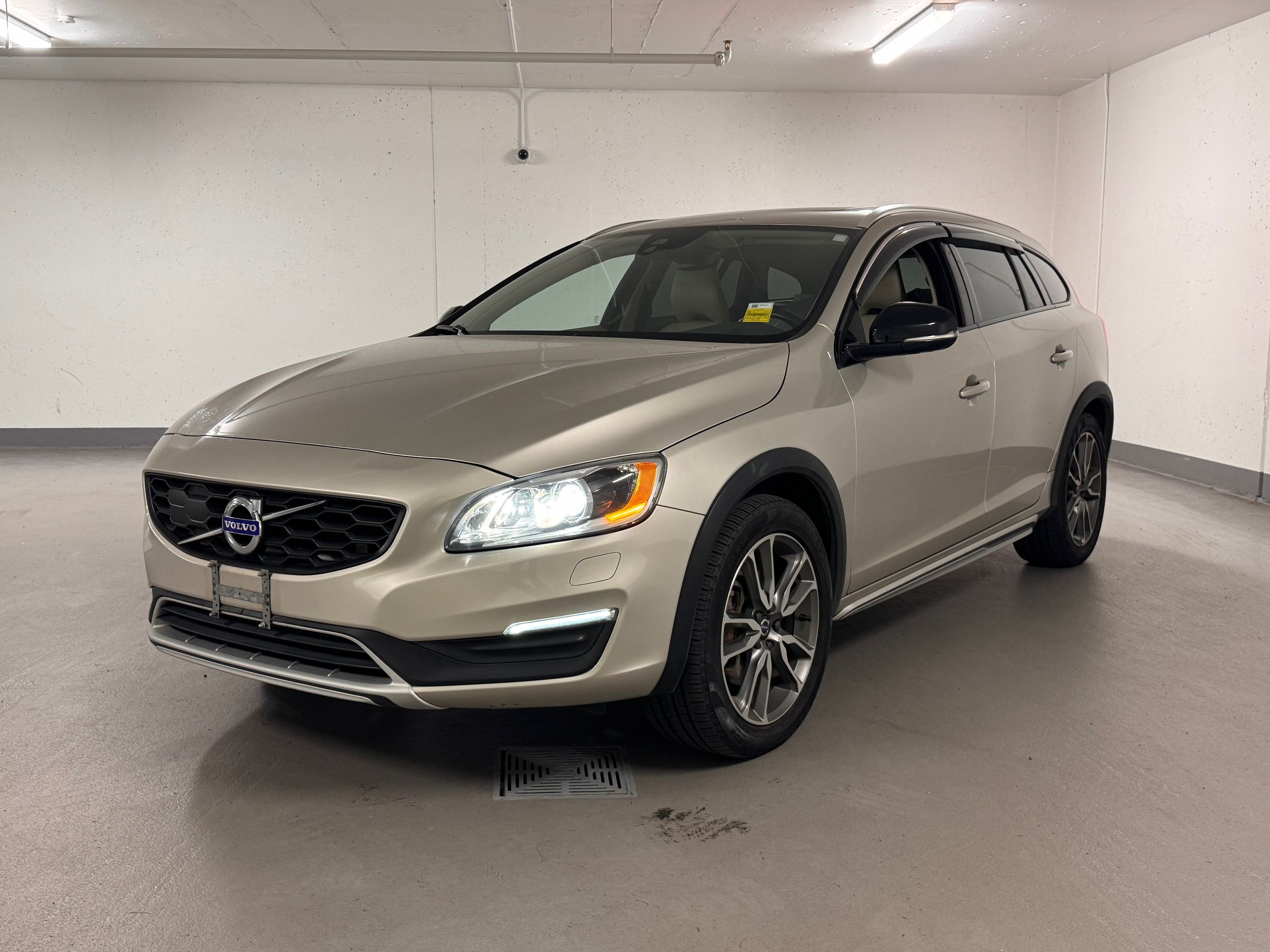 2017 Volvo V60 Cross Country in Vancouver, British Columbia