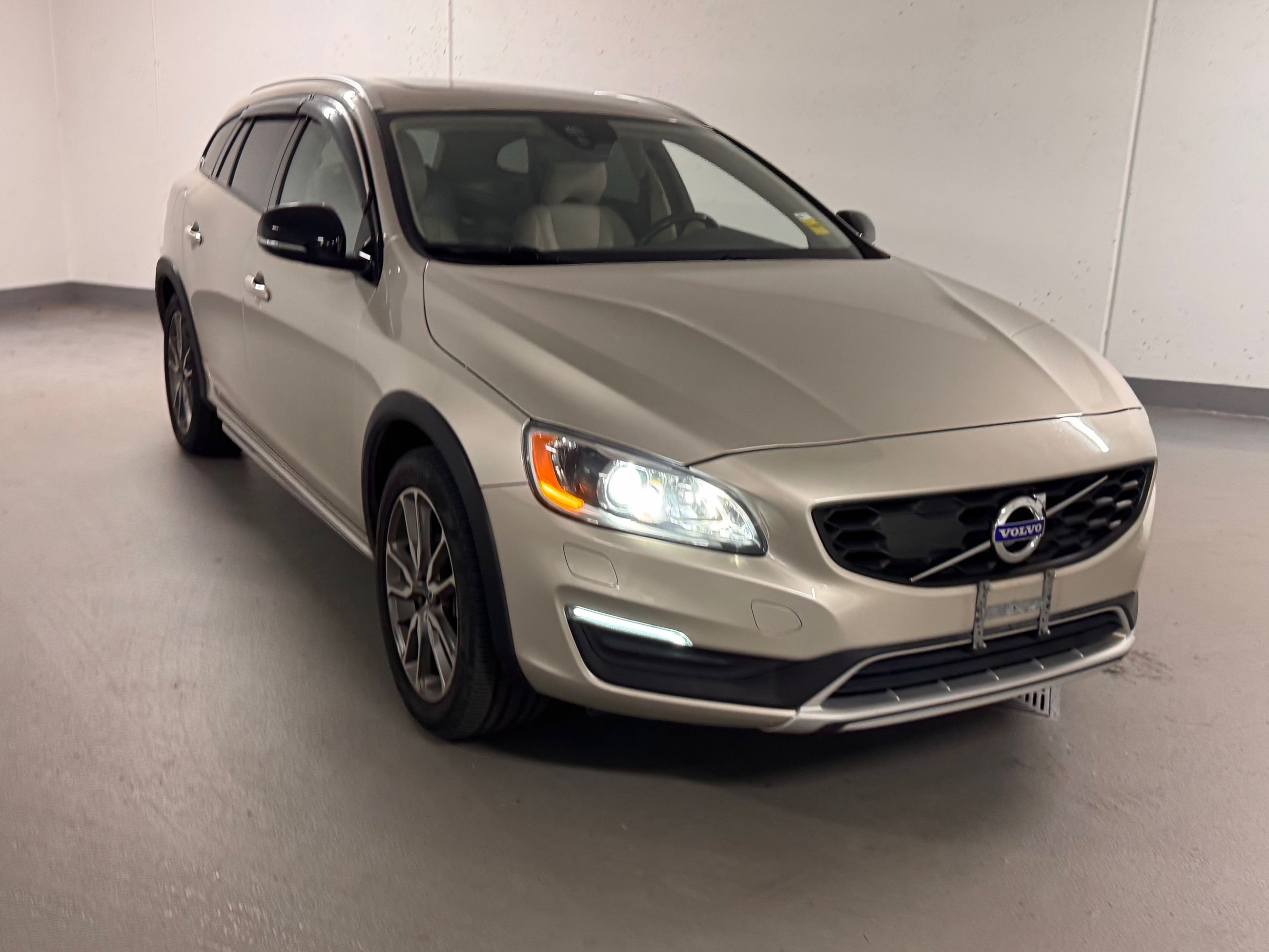 2017 Volvo V60 Cross Country in Vancouver, British Columbia