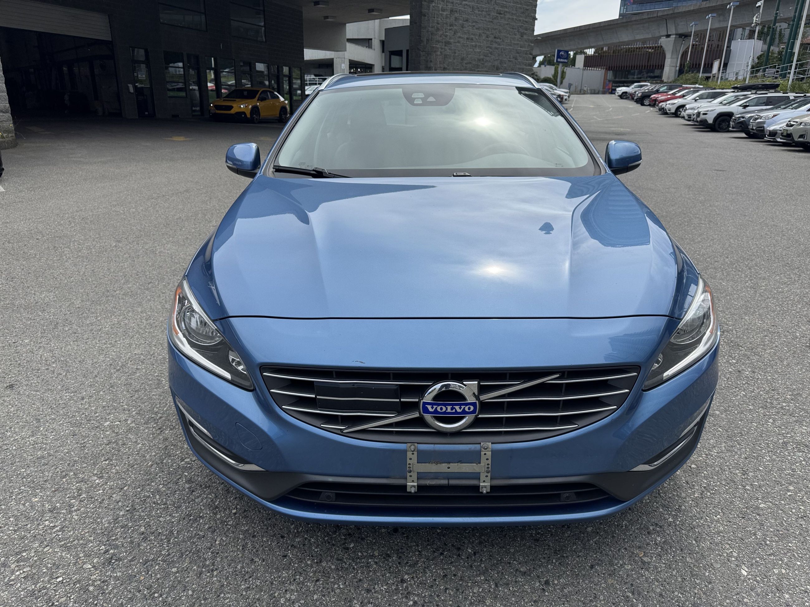 Volvo V60  2015 à Vancouver, Colombie-Britannique