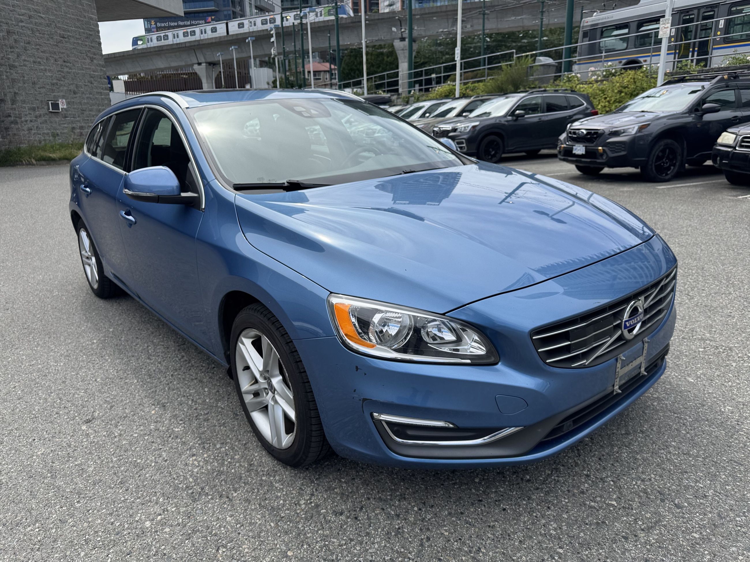Volvo V60  2015 à Vancouver, Colombie-Britannique