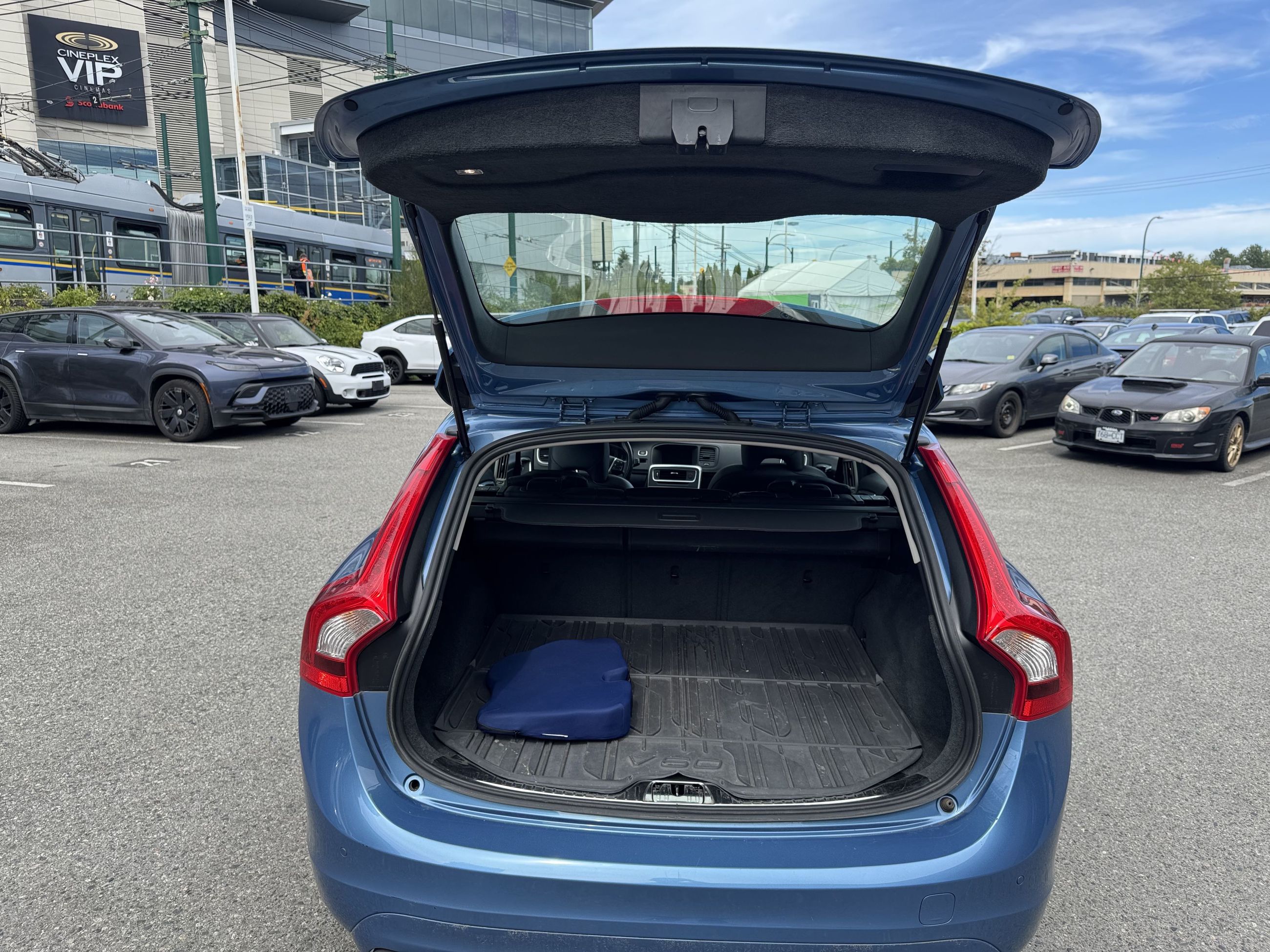 Volvo V60  2015 à Vancouver, Colombie-Britannique