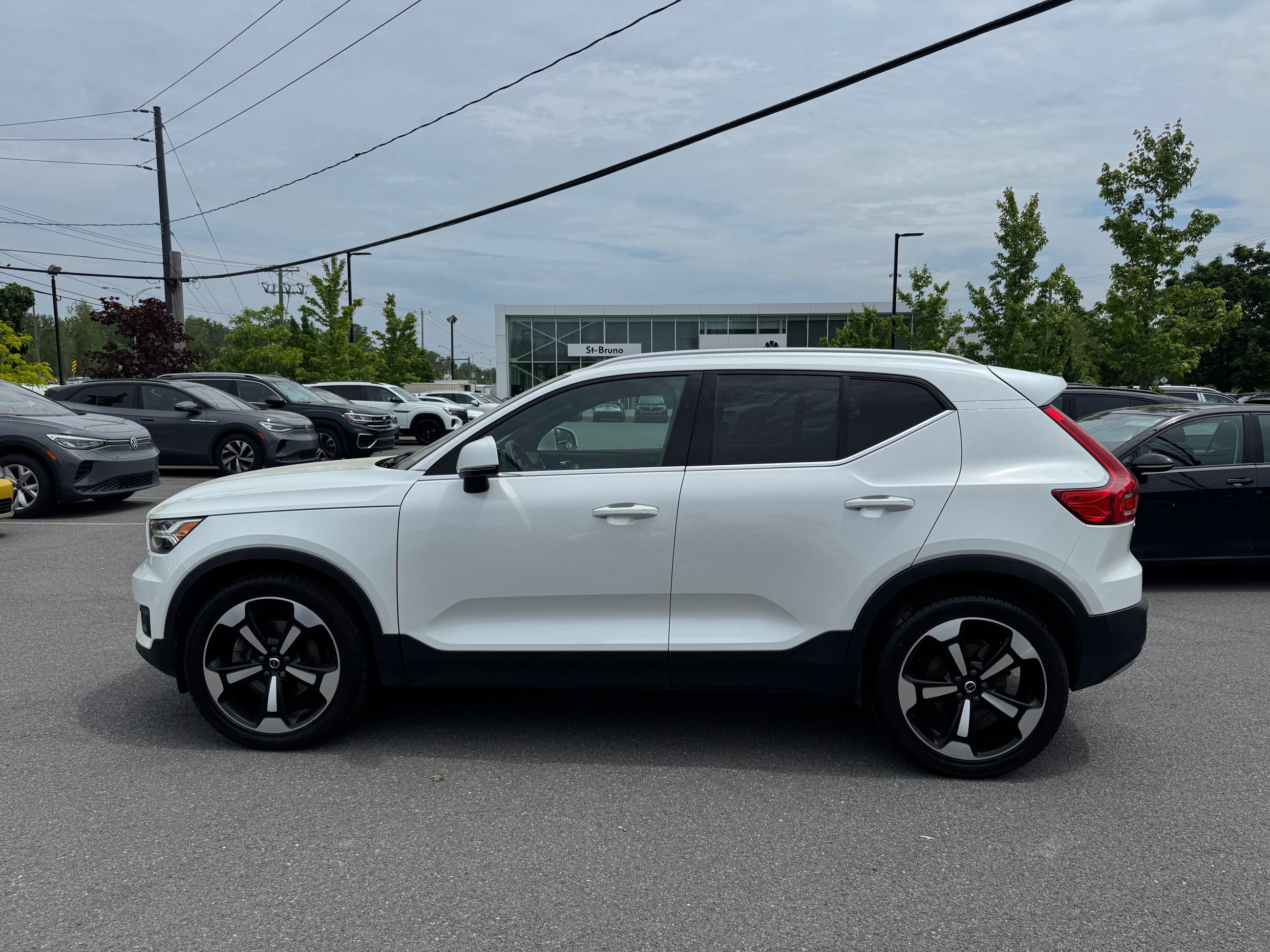 2021 Volvo XC40 in Saint-Bruno-de-Montarville, Quebec