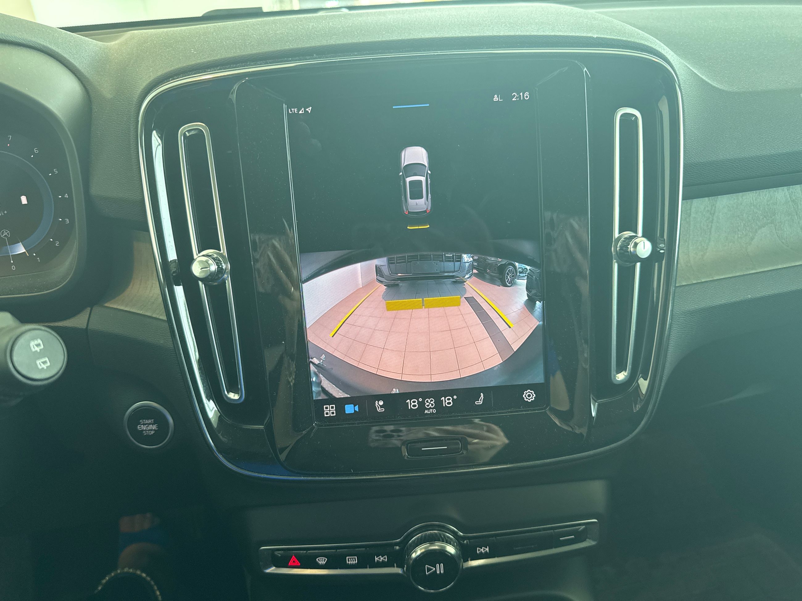 2023 Volvo XC40 in Toronto, Ontario