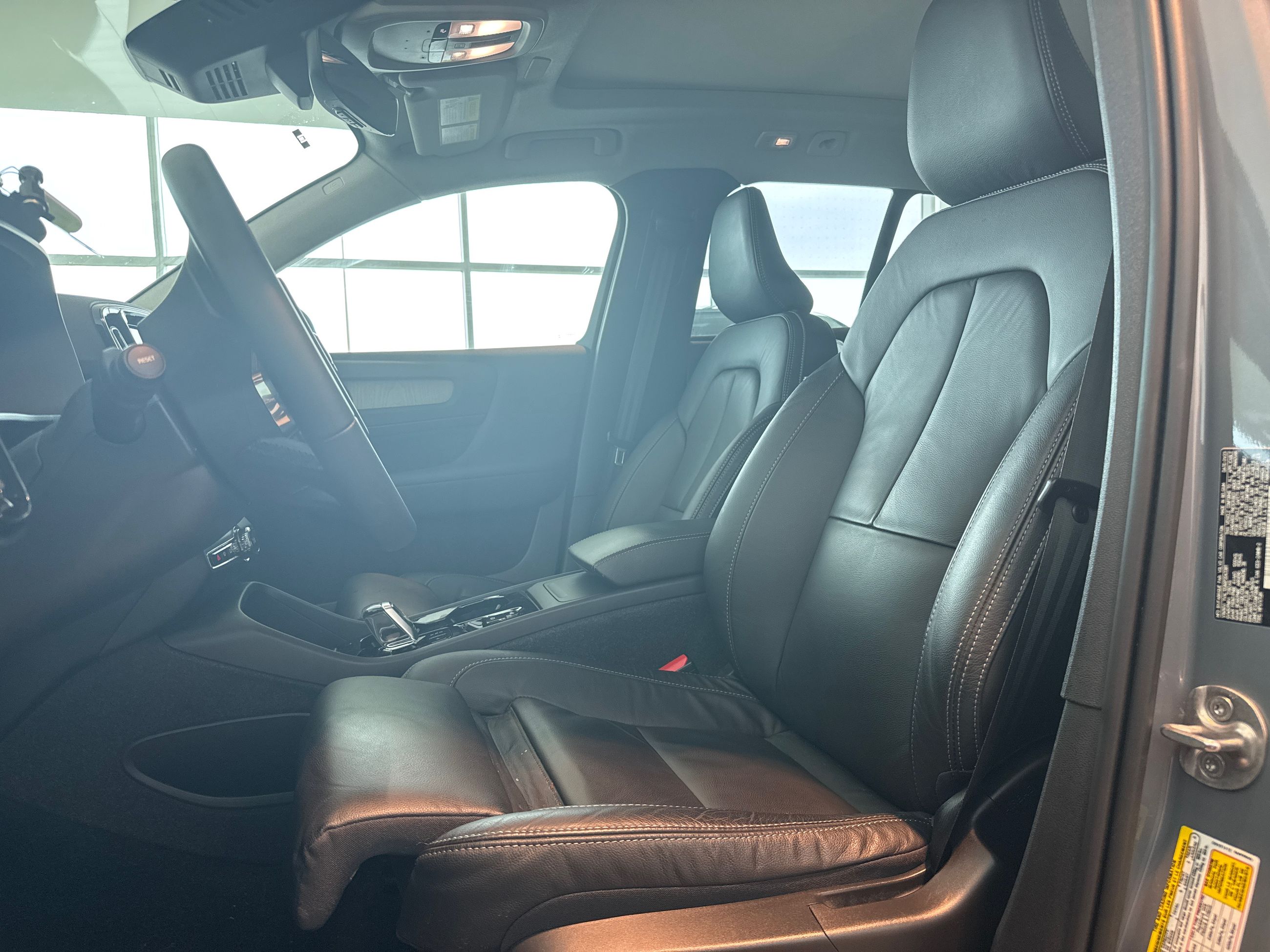 2023 Volvo XC40 in Toronto, Ontario