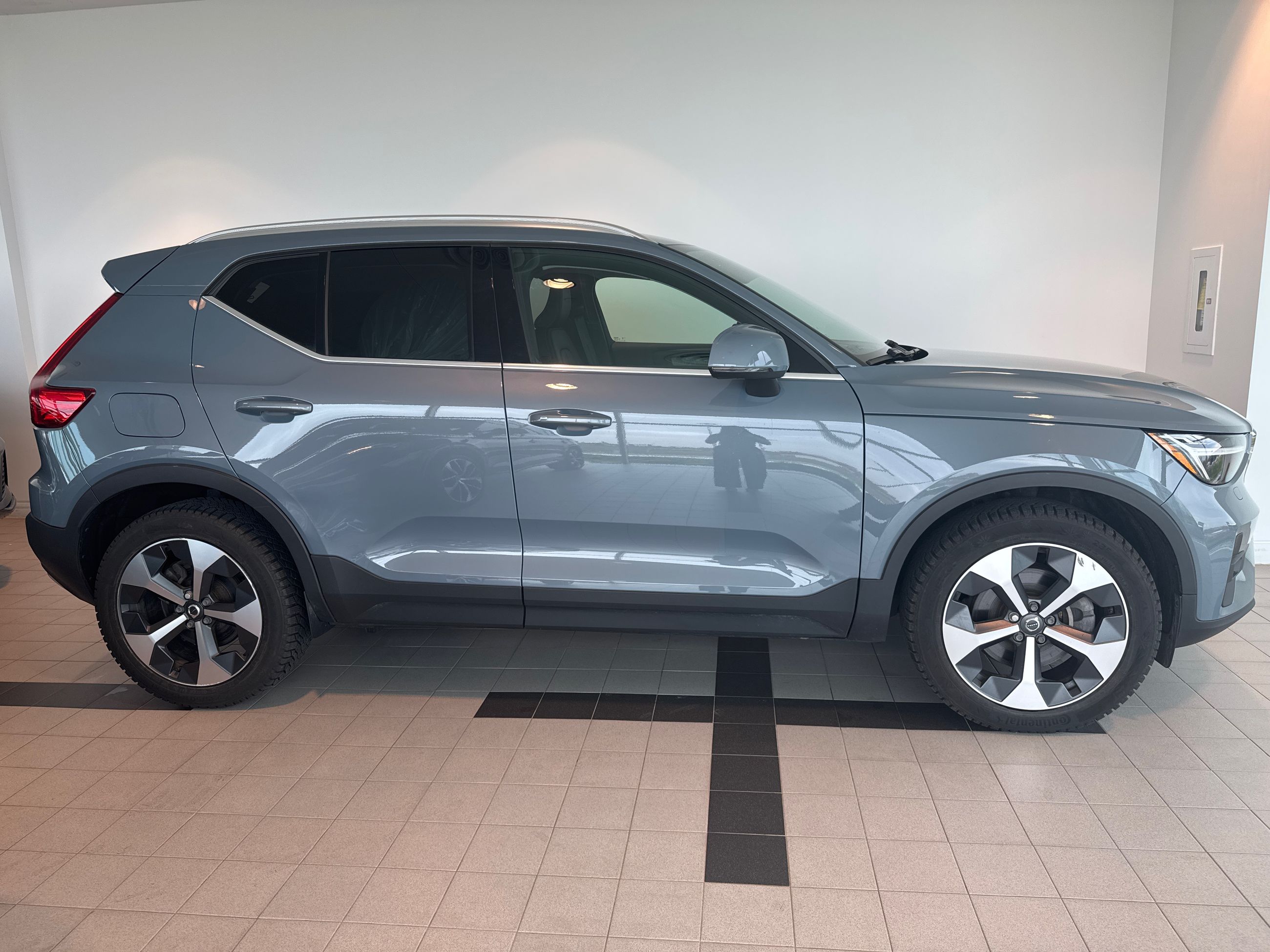 2023 Volvo XC40 in Toronto, Ontario