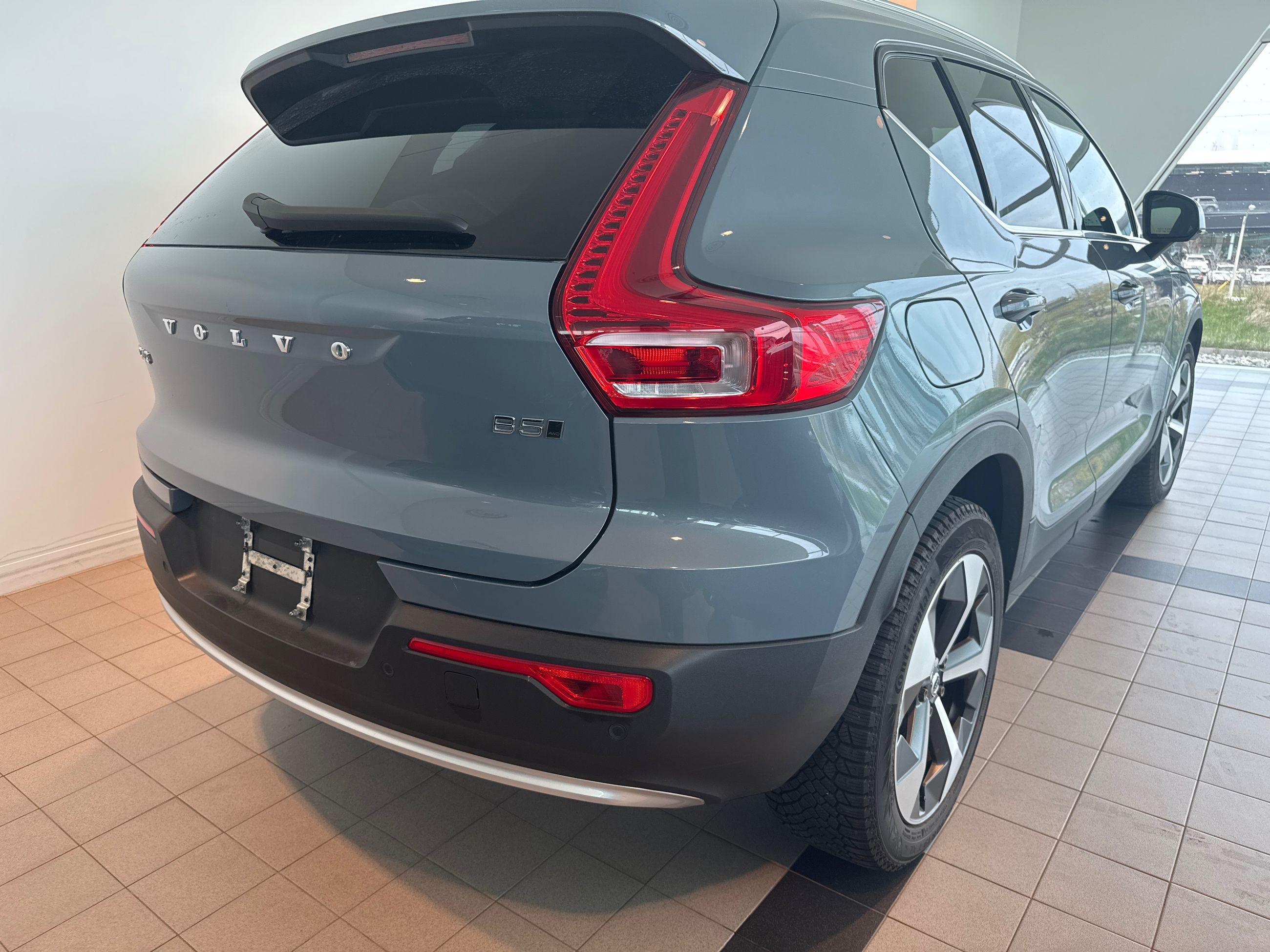 2023 Volvo XC40 in Toronto, Ontario