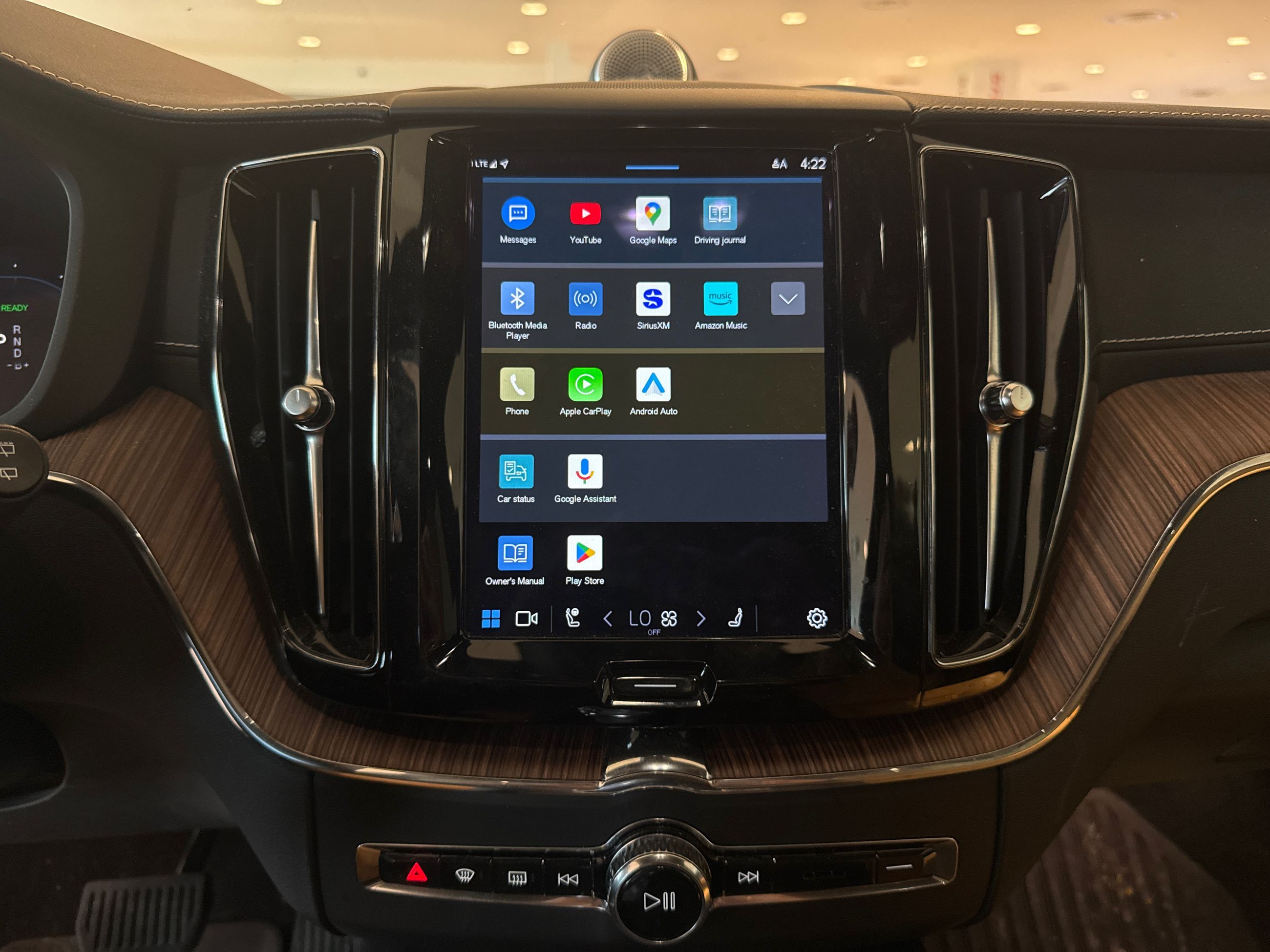 2022 Volvo XC60 in Toronto, Ontario