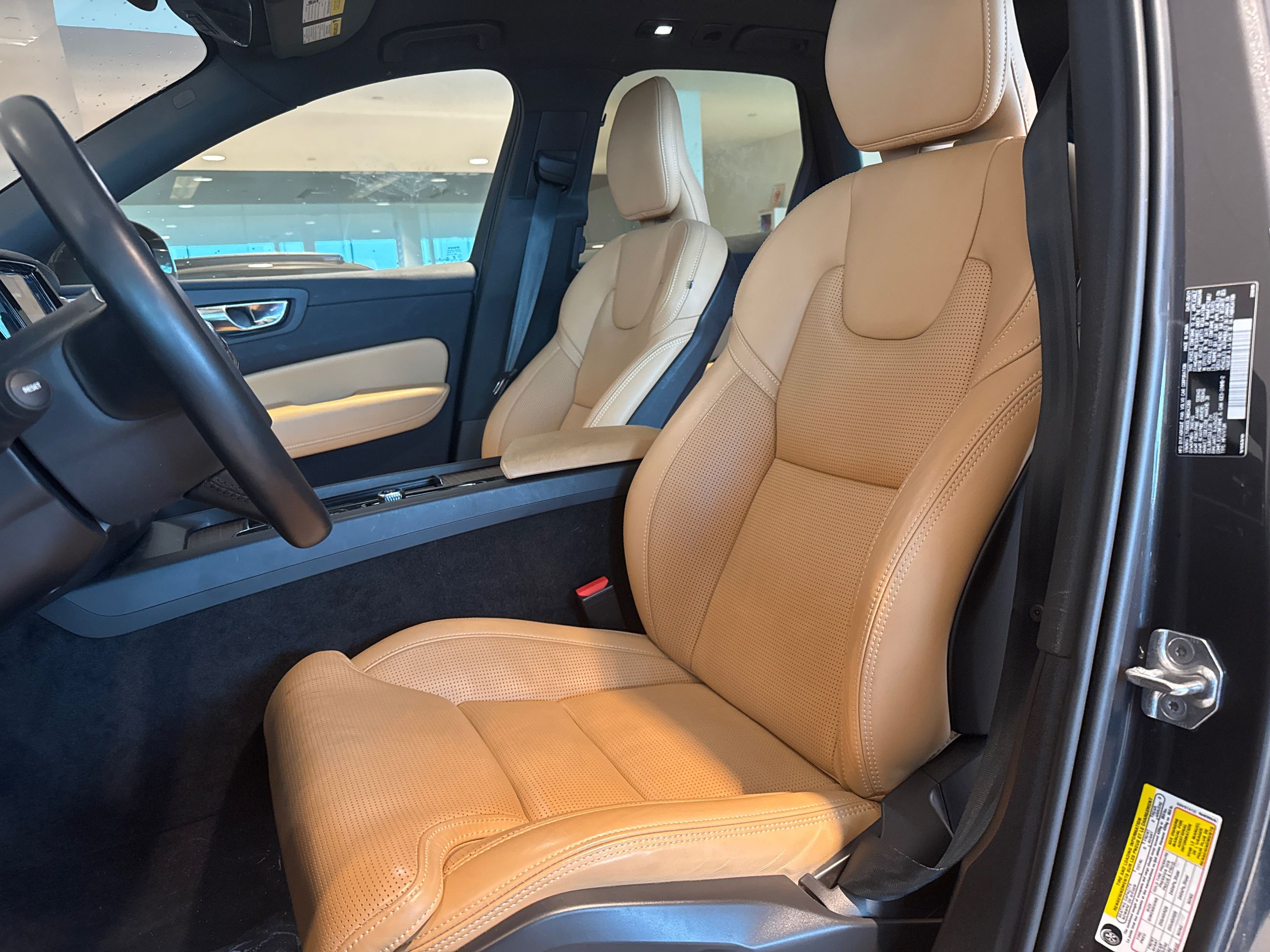 2022 Volvo XC60 in Toronto, Ontario