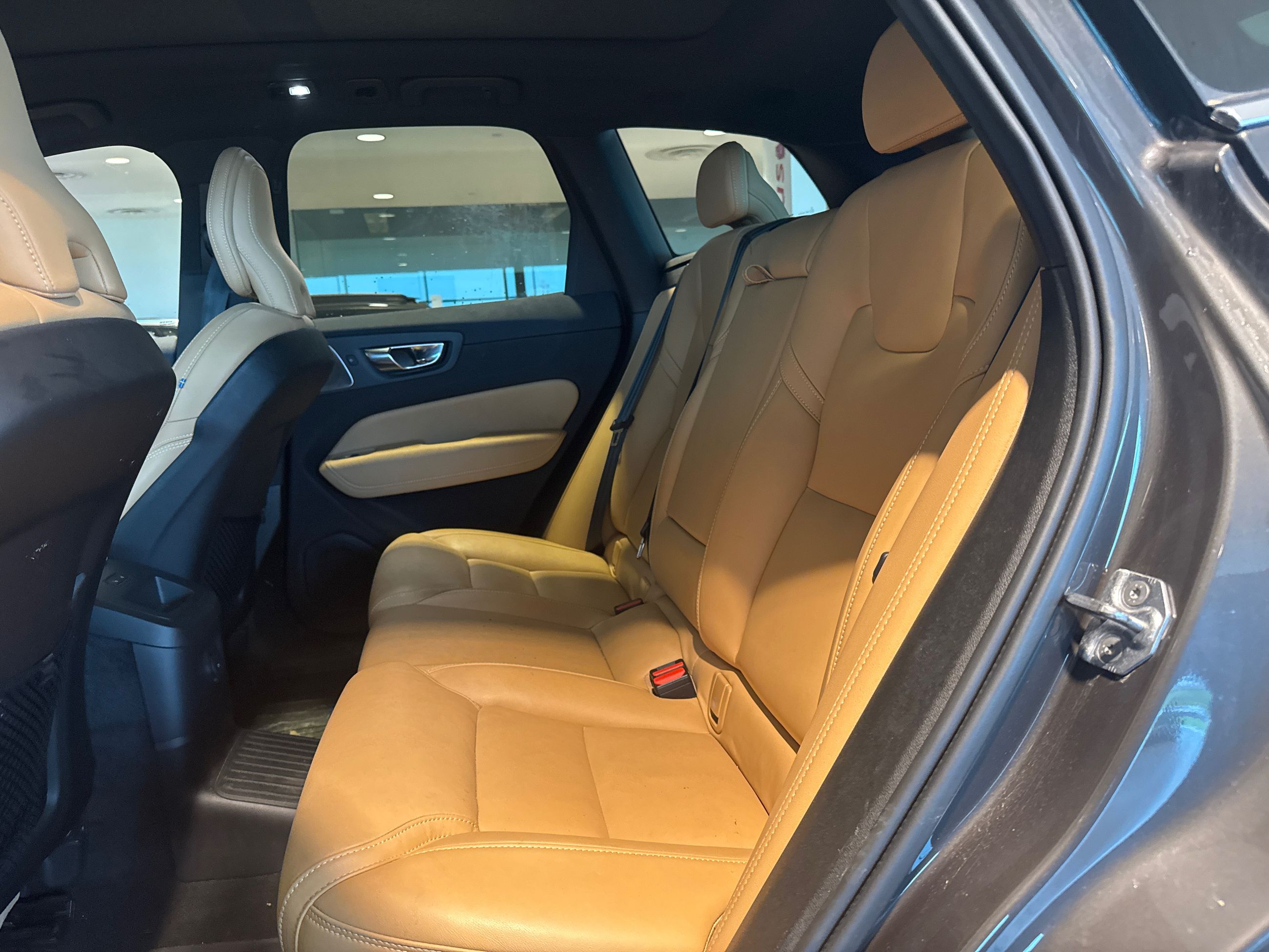 2022 Volvo XC60 in Toronto, Ontario