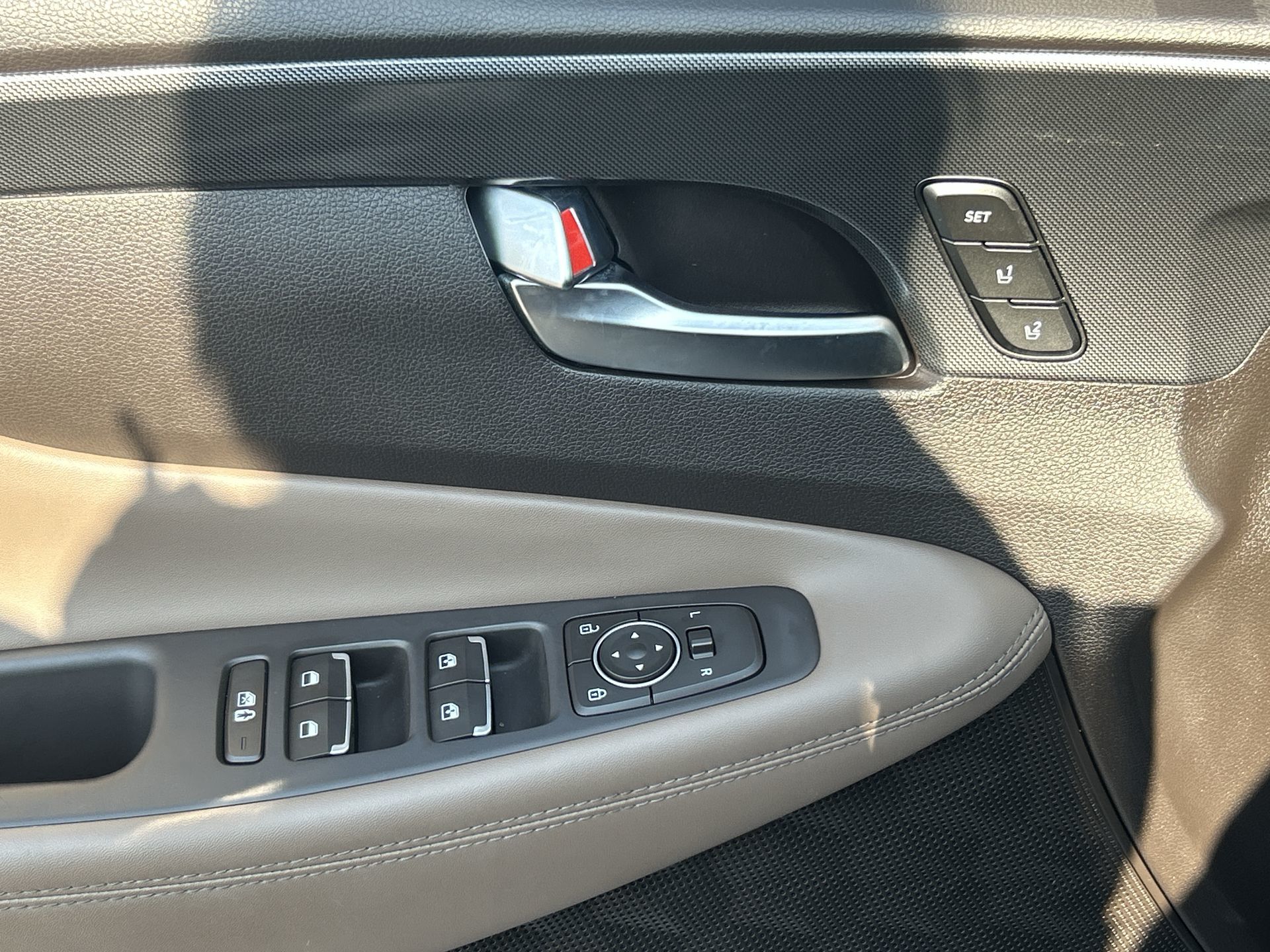 2022 Hyundai Santa Fe Hybrid in Mississauga, Ontario