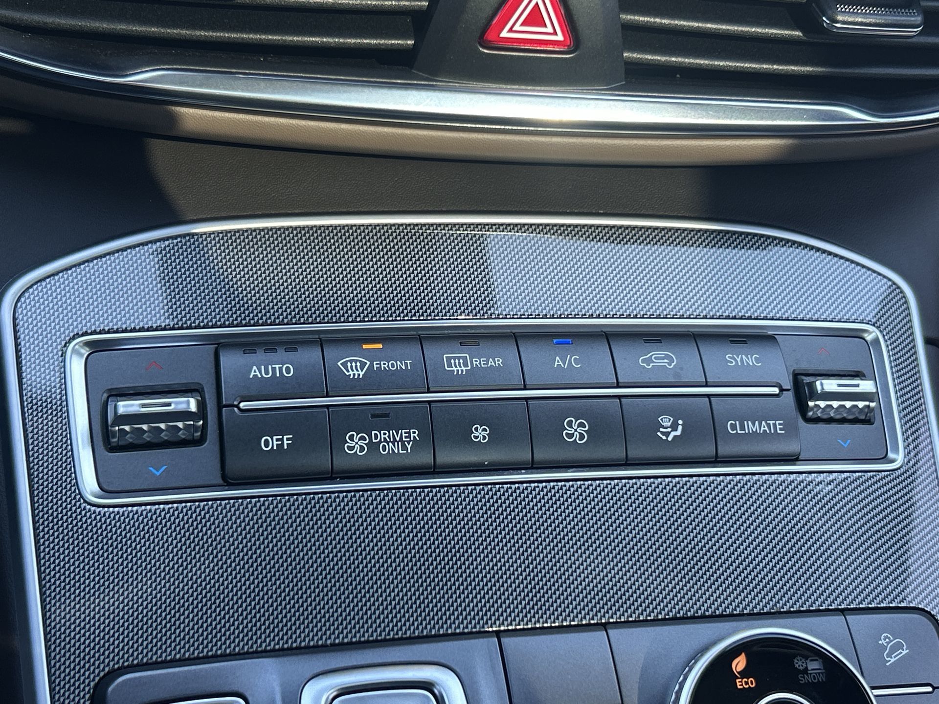 2022 Hyundai Santa Fe Hybrid in Mississauga, Ontario