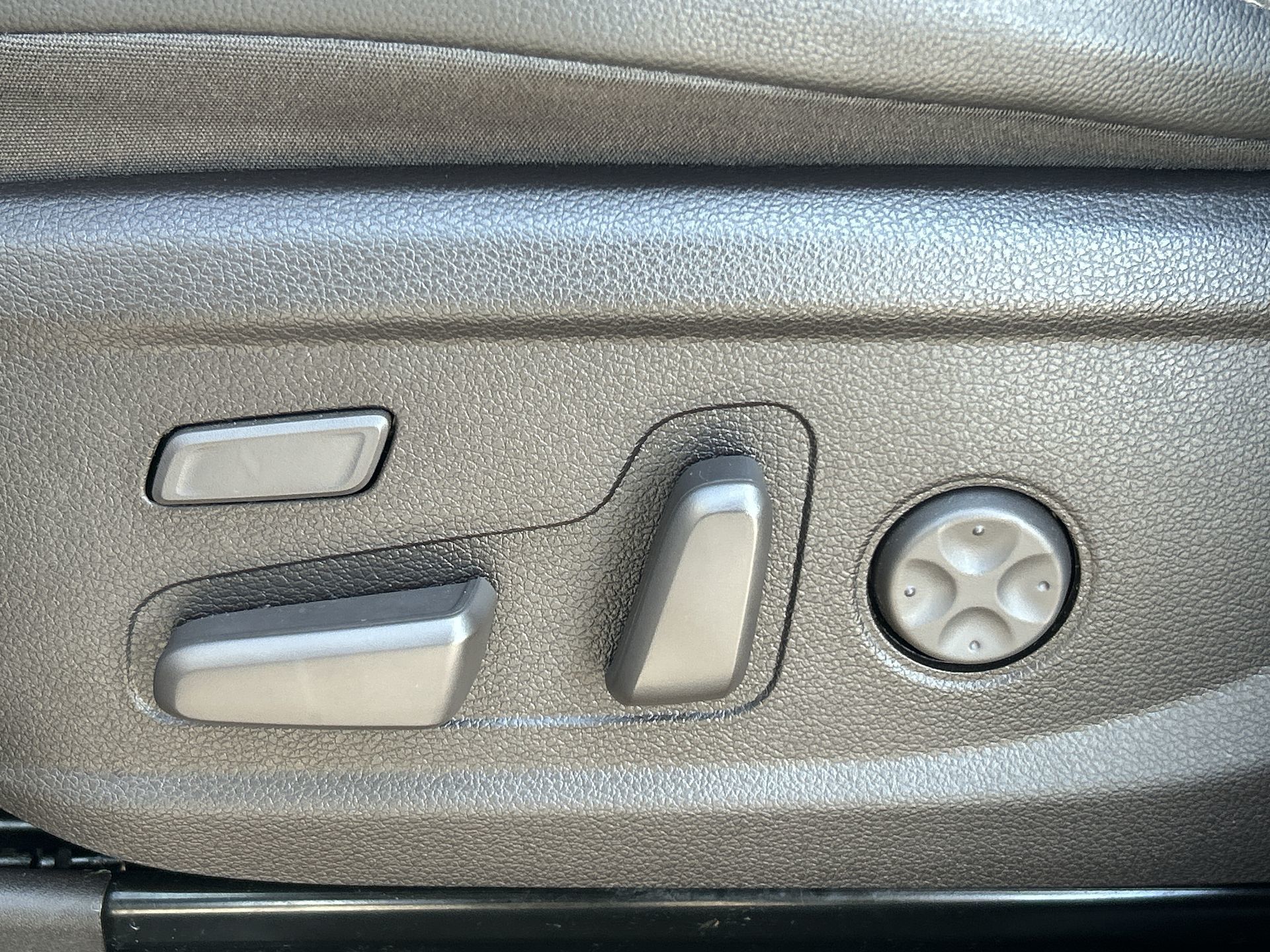 2022 Hyundai Santa Fe Hybrid in Mississauga, Ontario