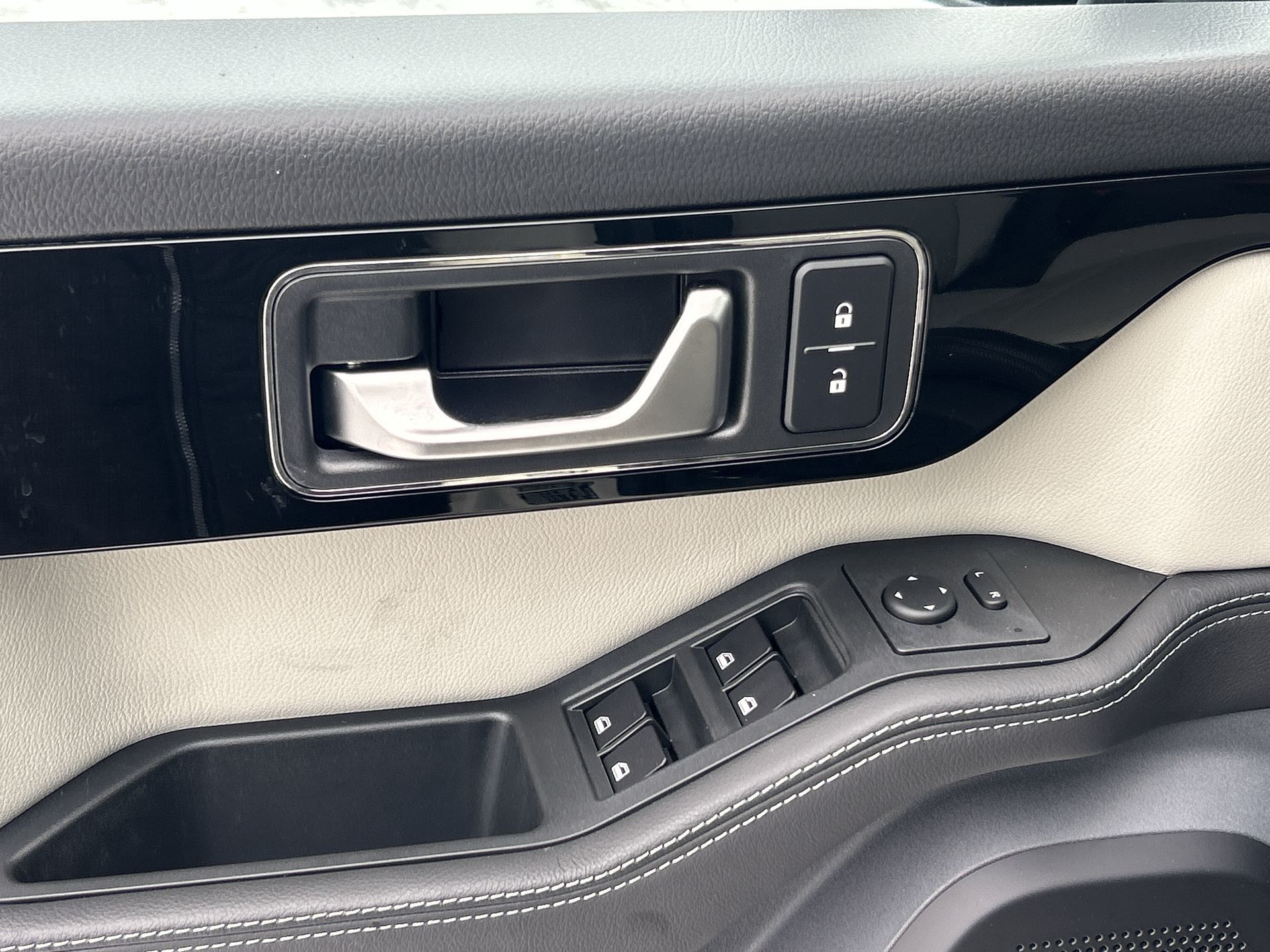 INEOS Station Wagon  2025 à Mississauga, Ontario