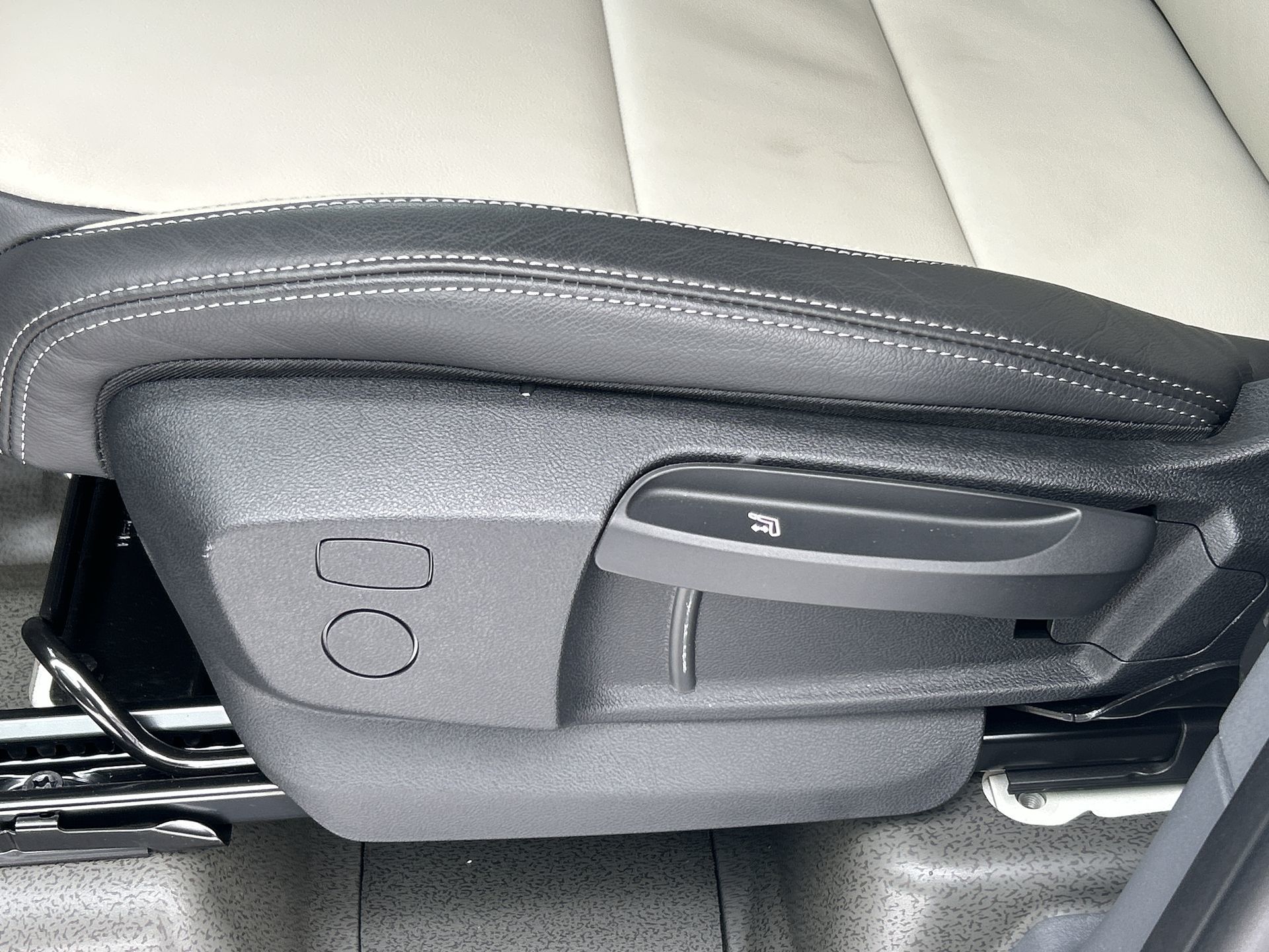 INEOS Station Wagon  2025 à Mississauga, Ontario