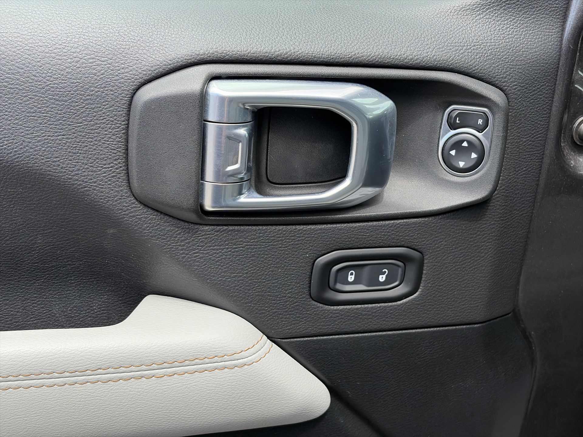 2021 Jeep Gladiator in Mississauga, Ontario