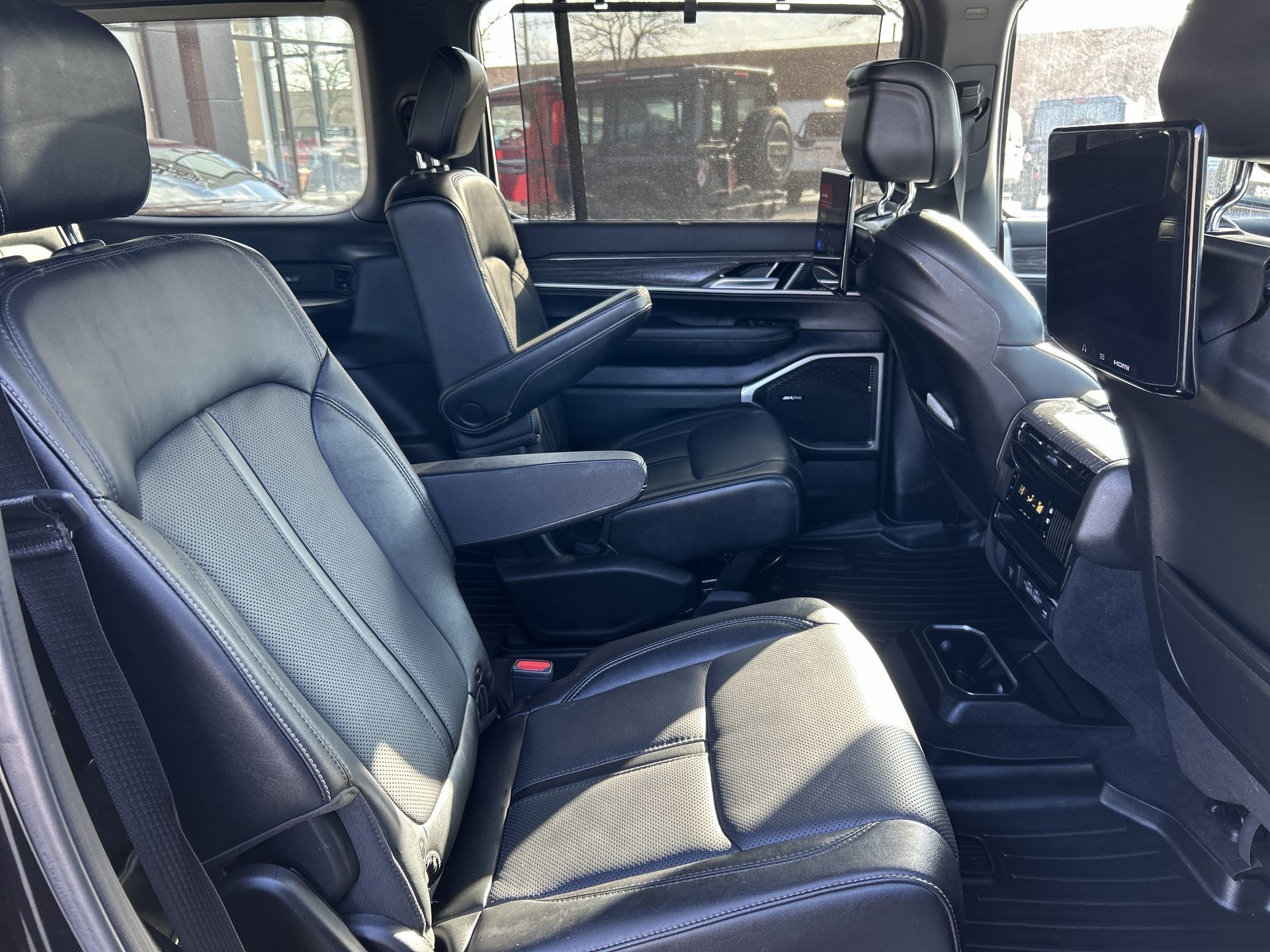 2022 Jeep Wagoneer in Mississauga, Ontario