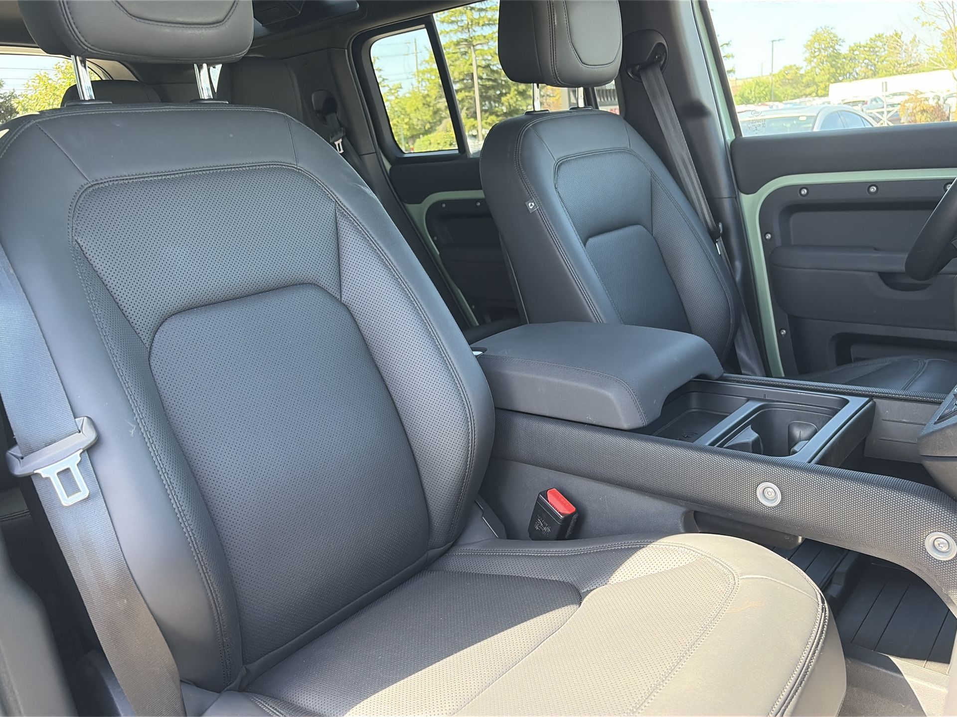 2023 Land Rover Defender 110 in Mississauga, Ontario