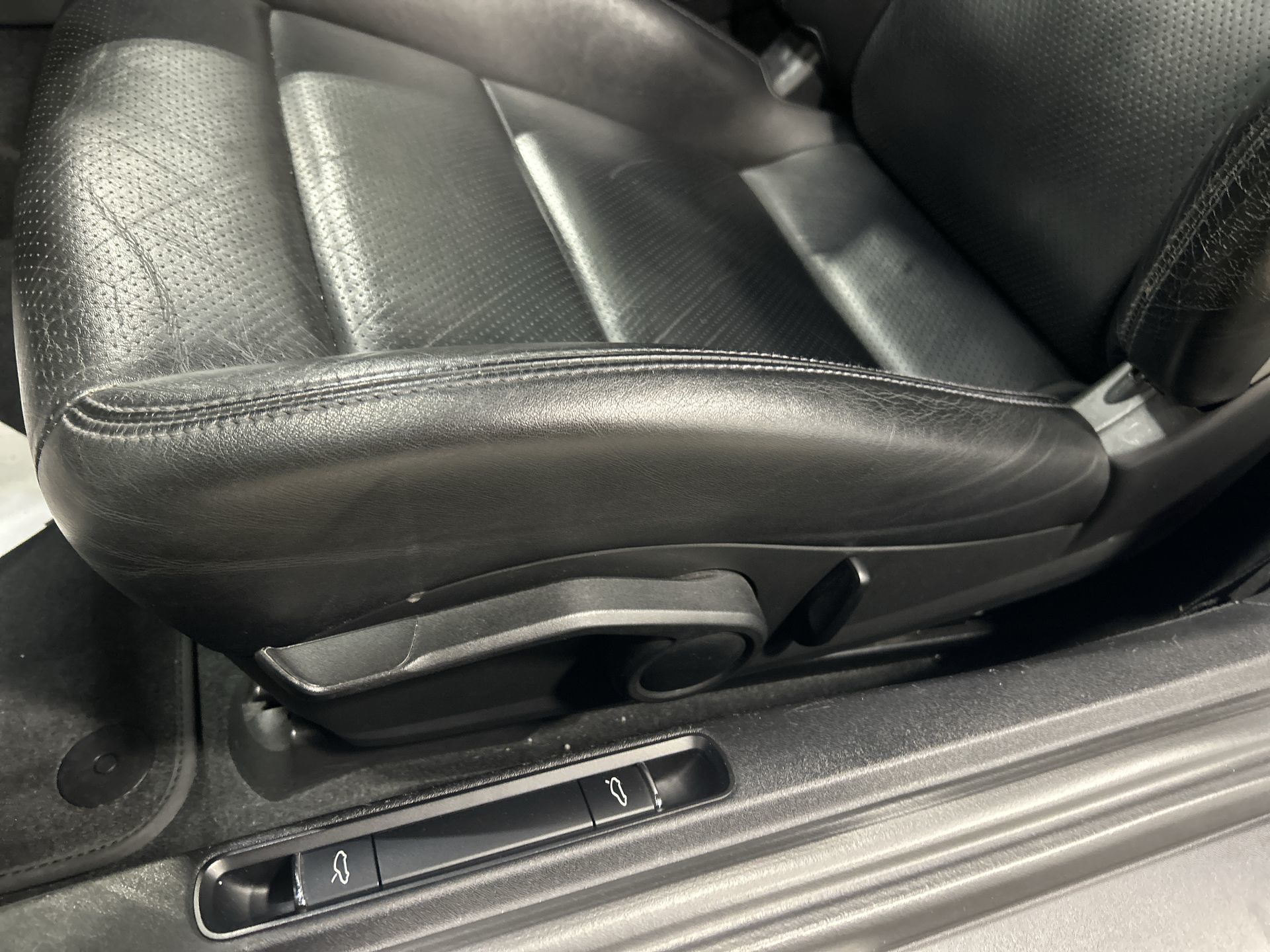 2016 Porsche Cayman in Mississauga, Ontario