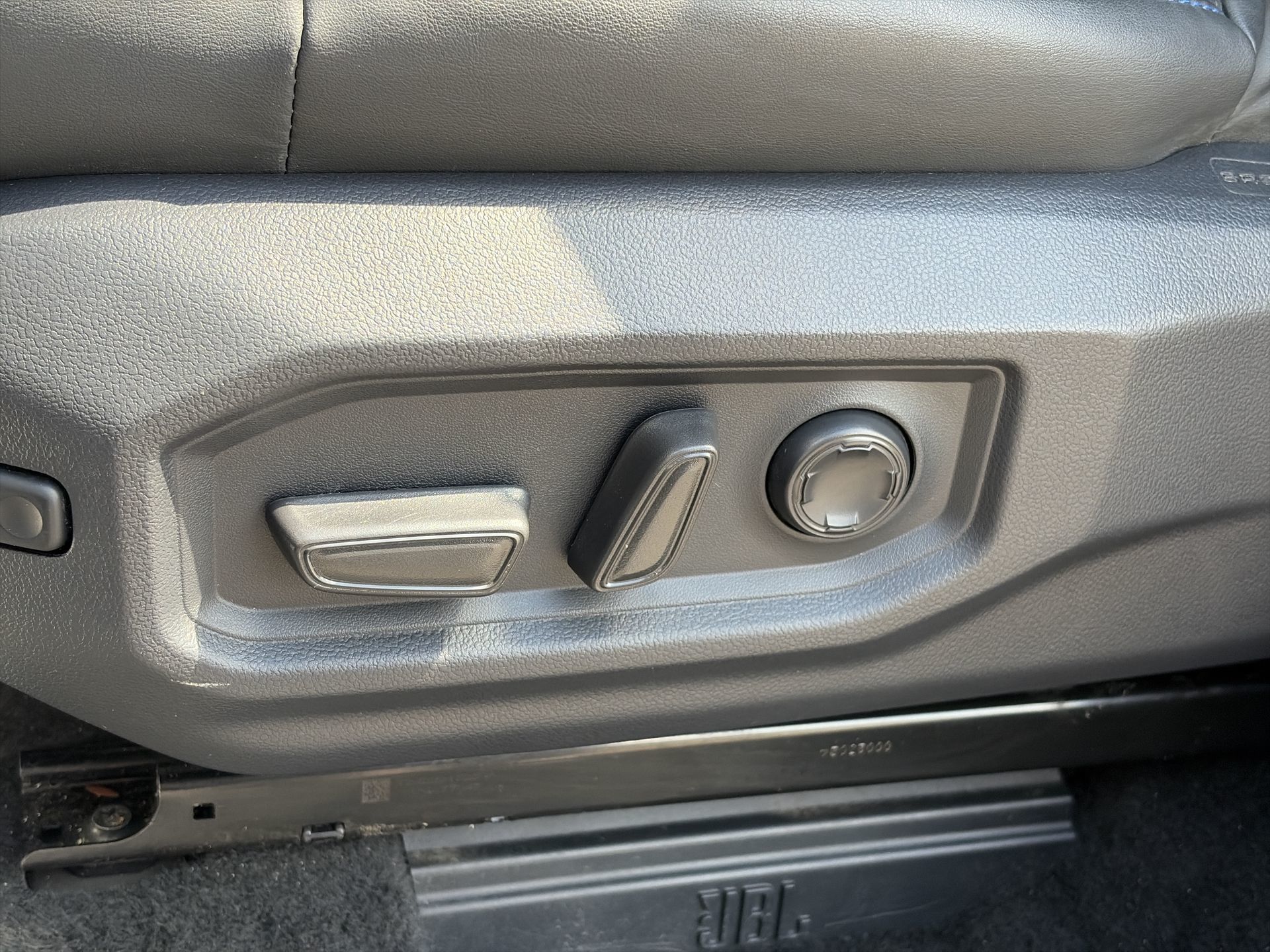 Toyota Tundra Hybrid  2025