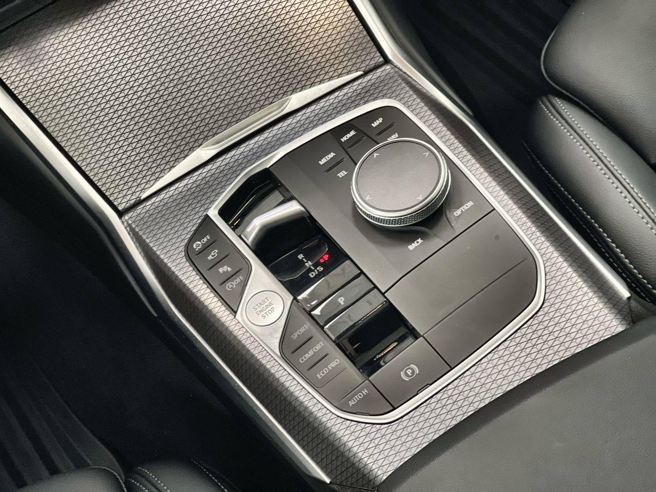 2026 BMW 330i