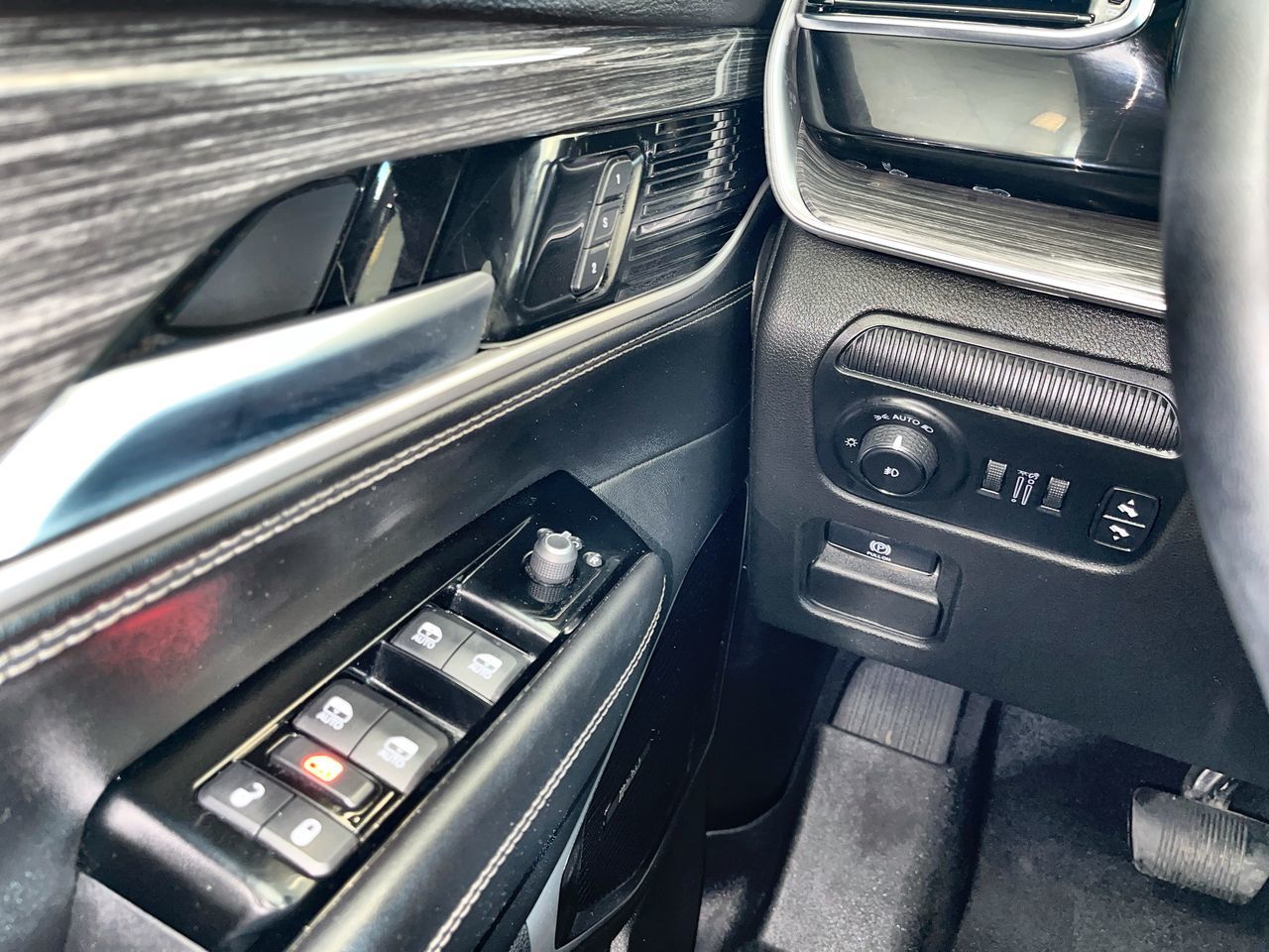 2022 Jeep WAGONEER in Regina, Saskatchewan