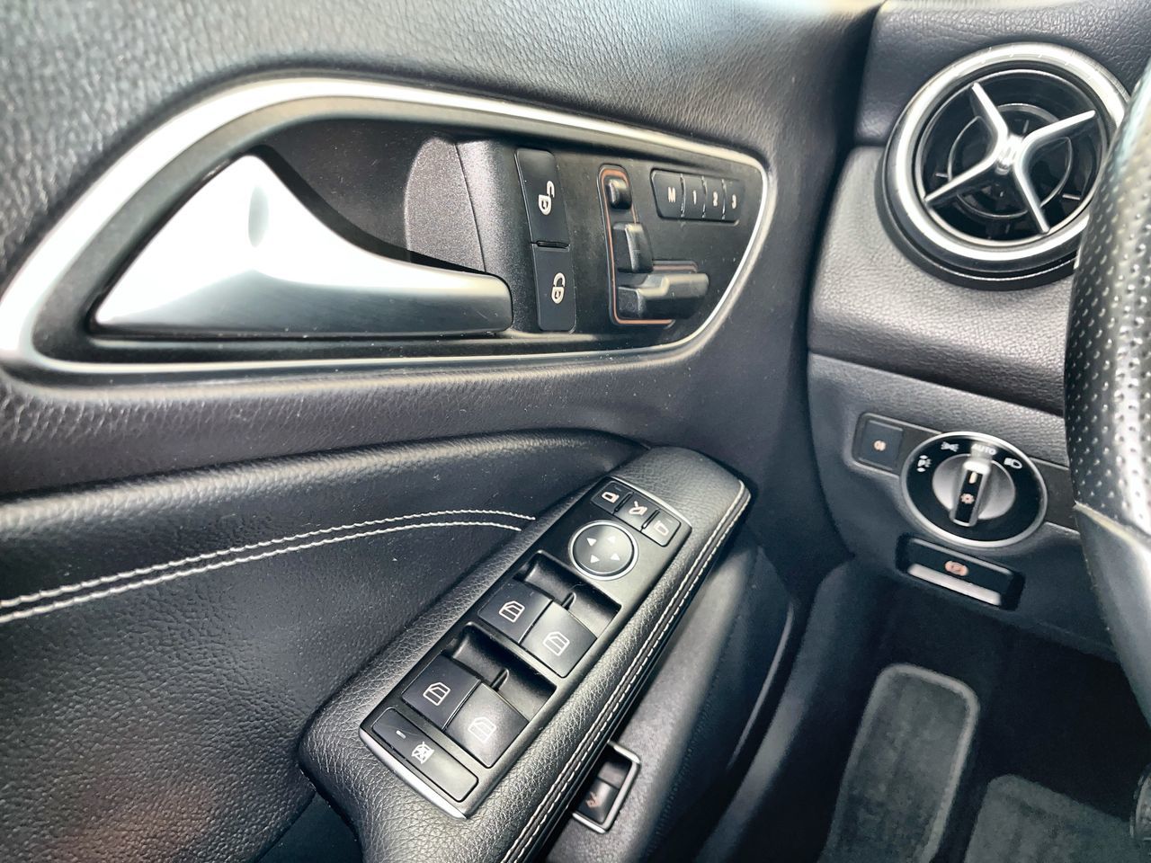 2014 Mercedes-Benz CLA250