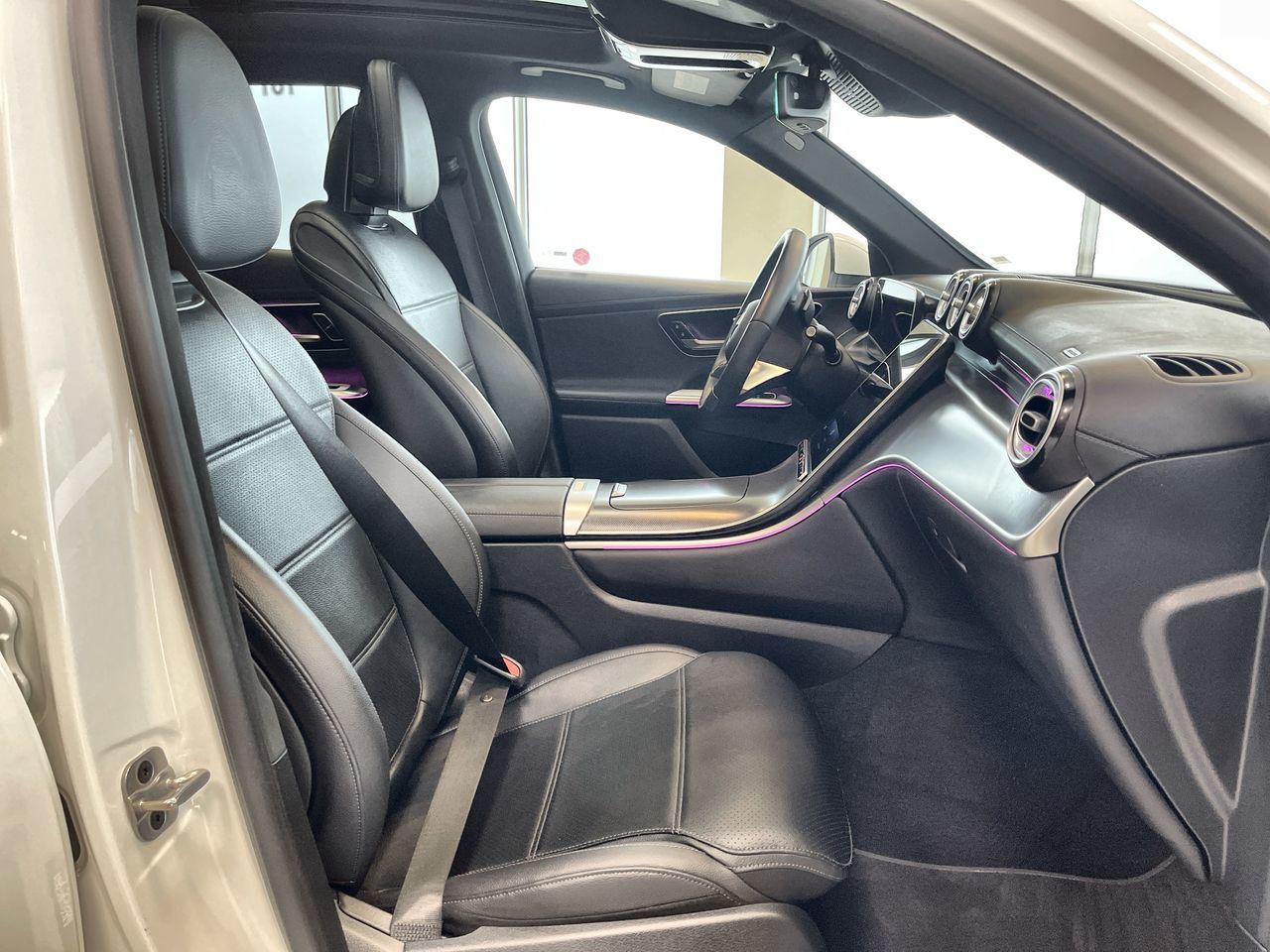 2025 Mercedes-Benz GLC300