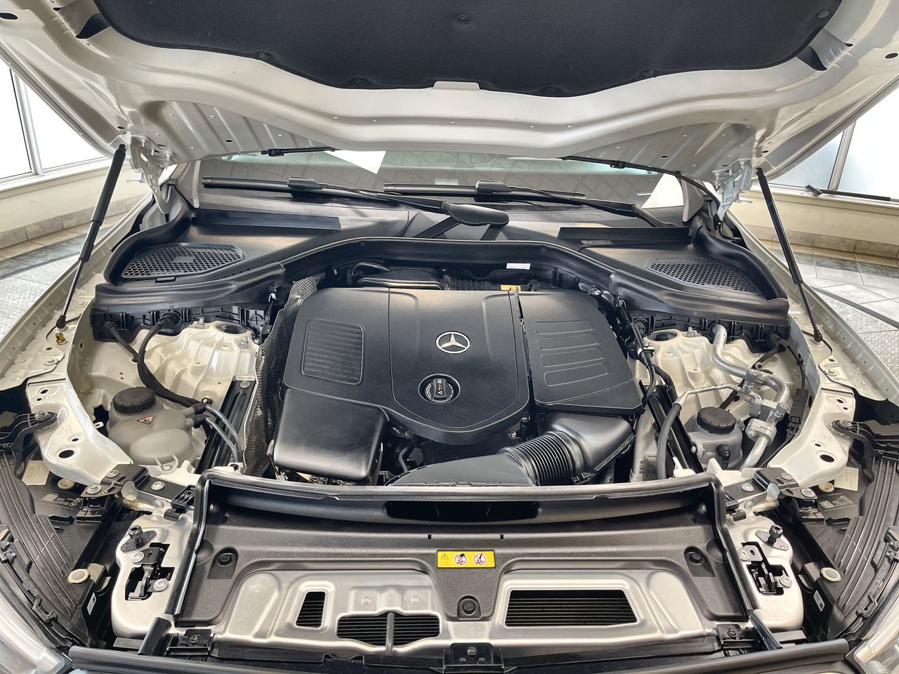 2025 Mercedes-Benz GLC300