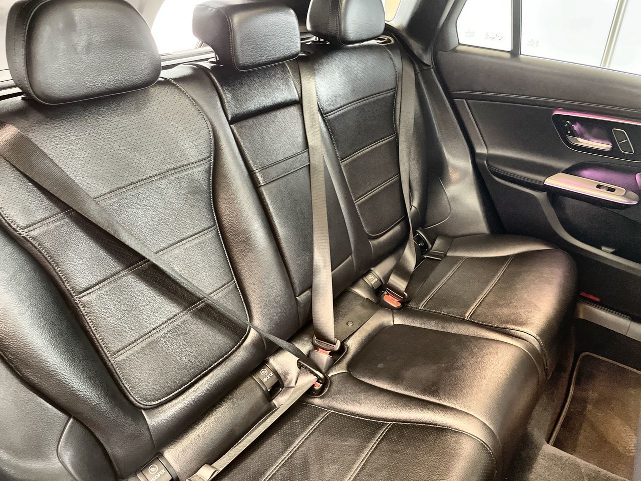 2025 Mercedes-Benz GLC300