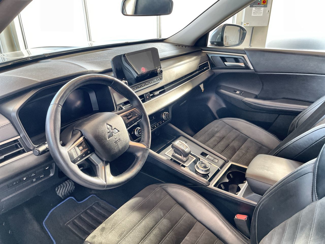 2024 Mitsubishi Outlander Plug-In Hybrid