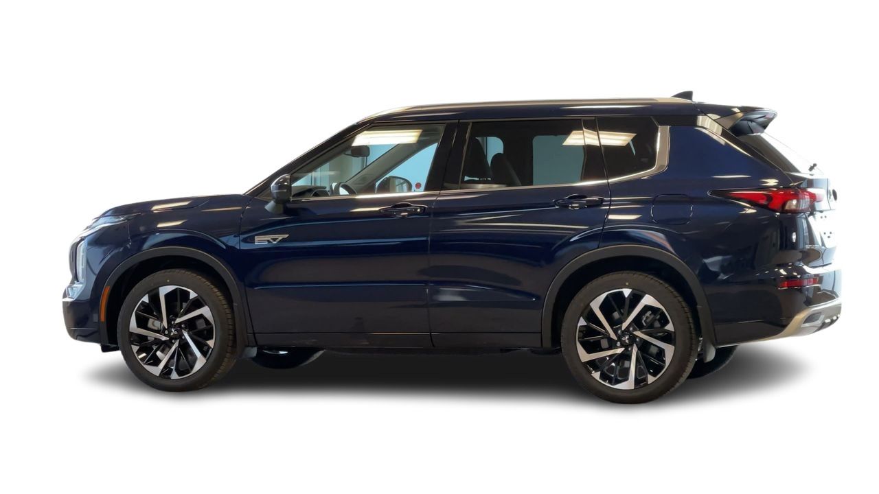 2025 Mitsubishi Outlander Plug-in Hybrid in Regina, Saskatchewan