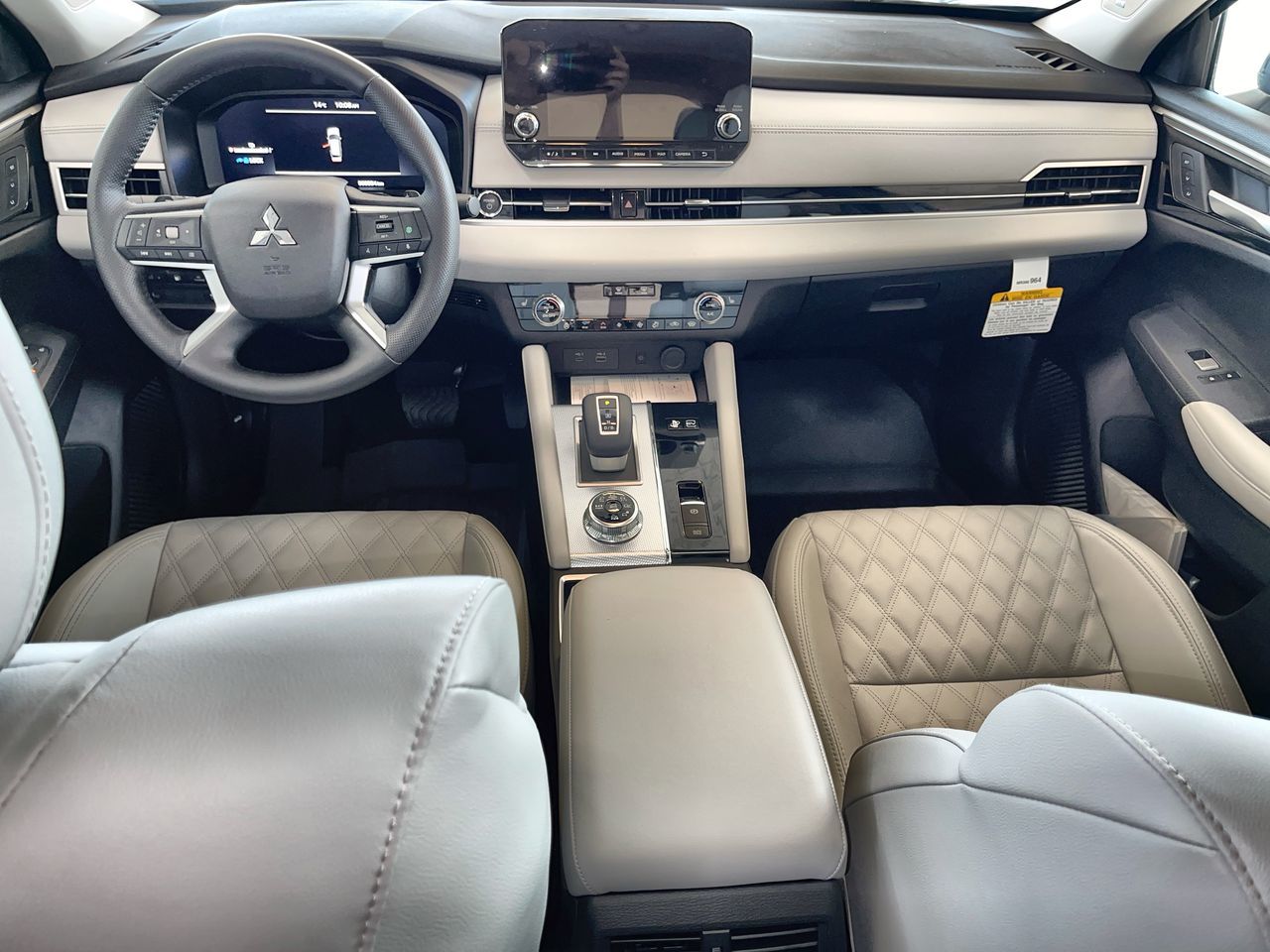 Mitsubishi Outlander Plug-in Hybrid  2025 à Regina, Saskatchewan