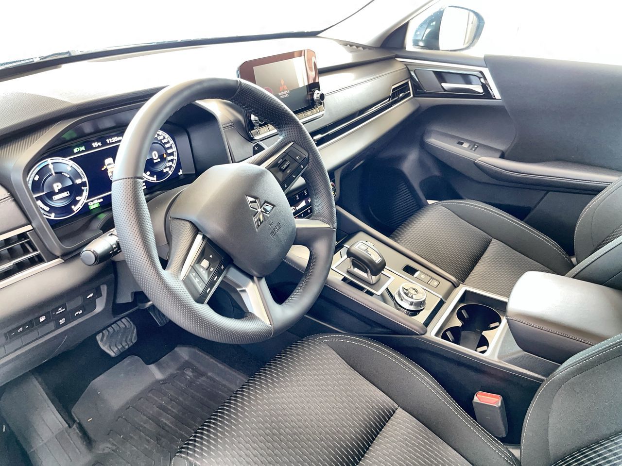 2025 Mitsubishi Outlander Plug-in Hybrid