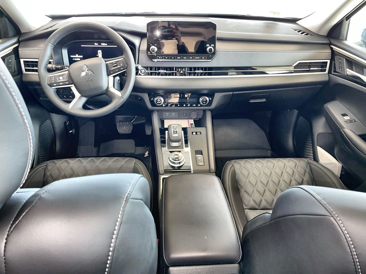 2025 Mitsubishi Outlander Plug-In Hybrid