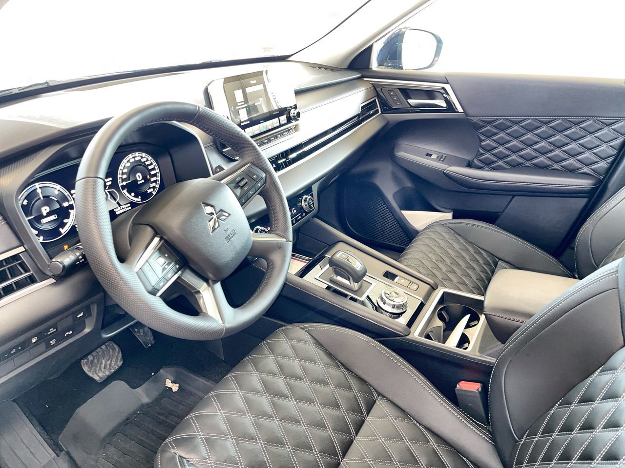 2025 Mitsubishi Outlander Plug-In Hybrid