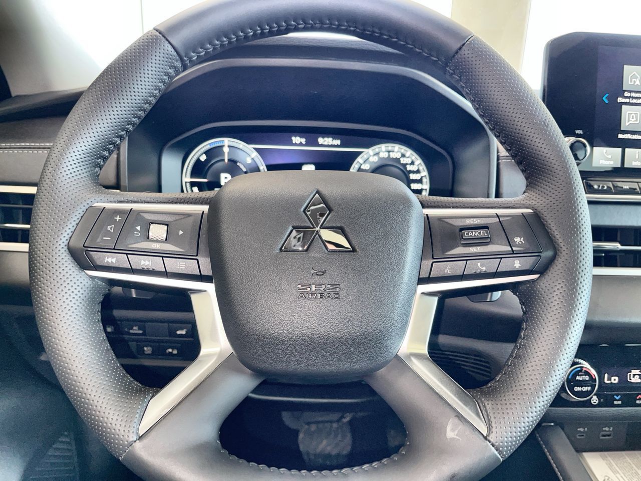 2025 Mitsubishi Outlander Plug-In Hybrid