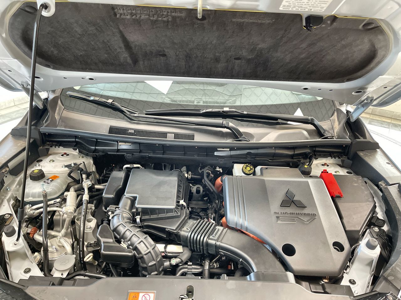 2025 Mitsubishi Outlander Plug-In Hybrid