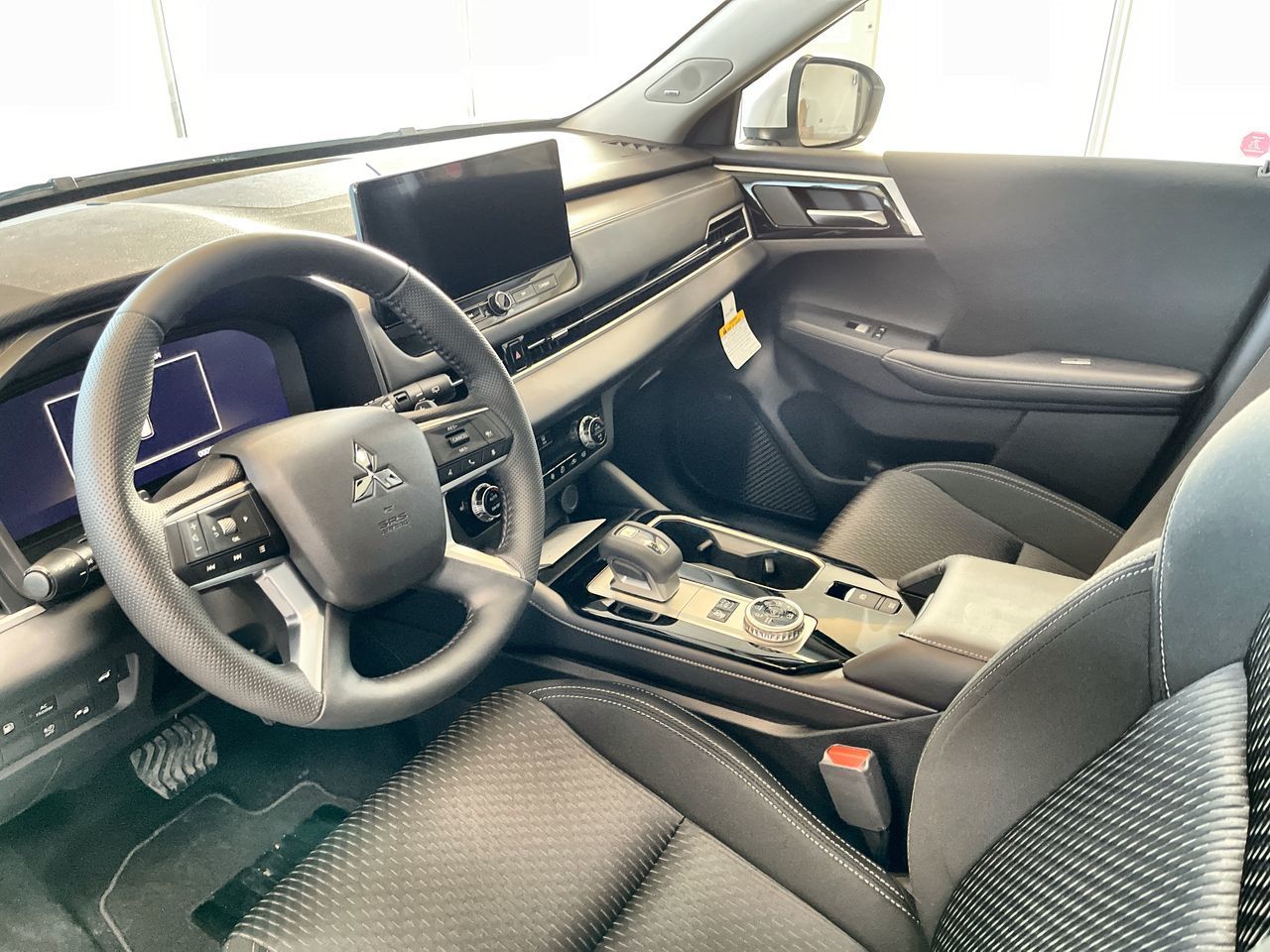 2026 Mitsubishi Outlander Plug-in Hybrid