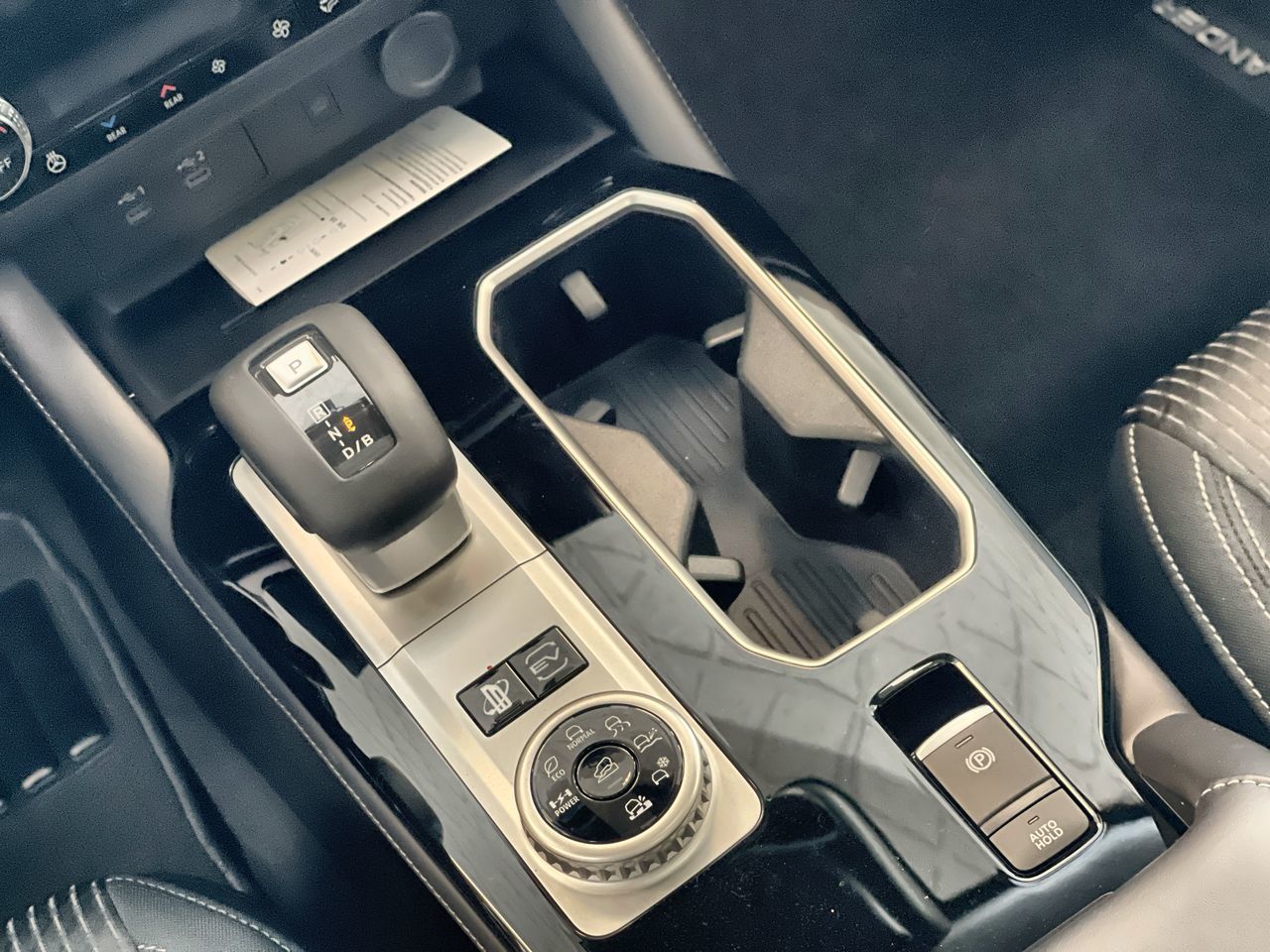 2026 Mitsubishi Outlander Plug-in Hybrid