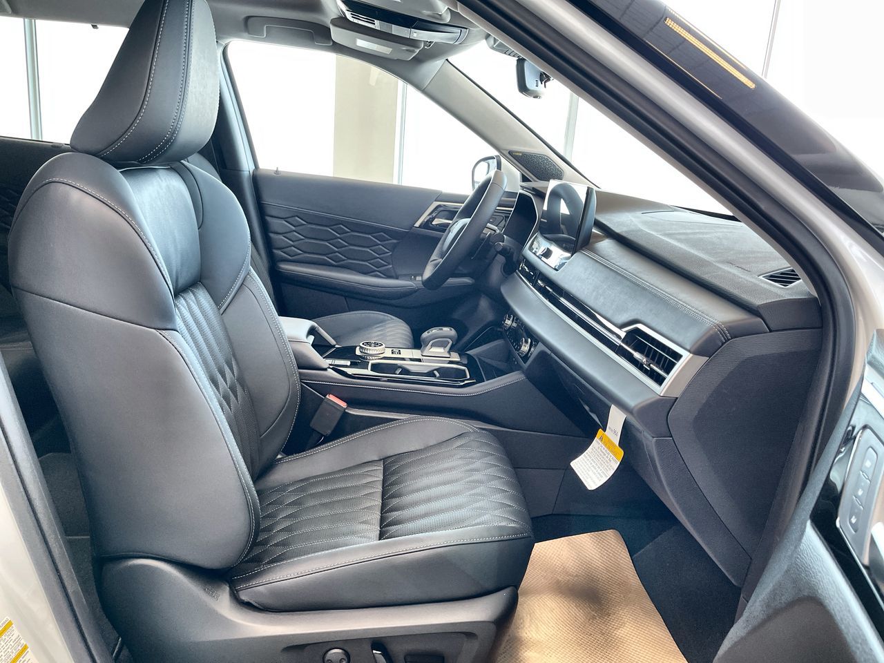 2026 Mitsubishi Outlander Plug-in Hybrid