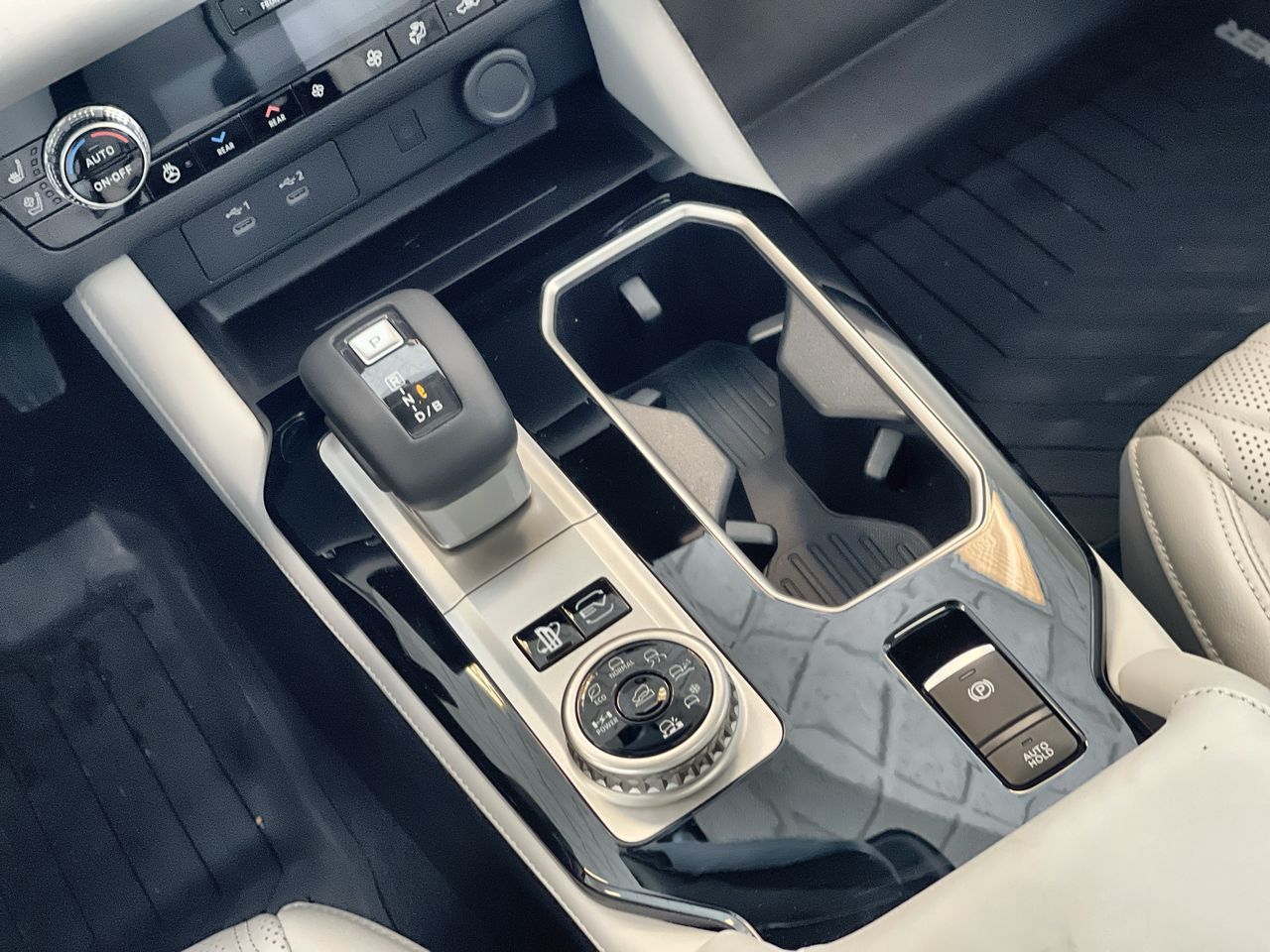 2026 Mitsubishi Outlander Plug-in Hybrid