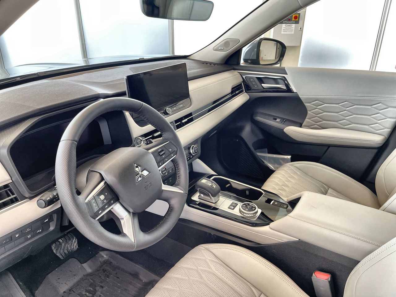 2026 Mitsubishi Outlander Plug-in Hybrid